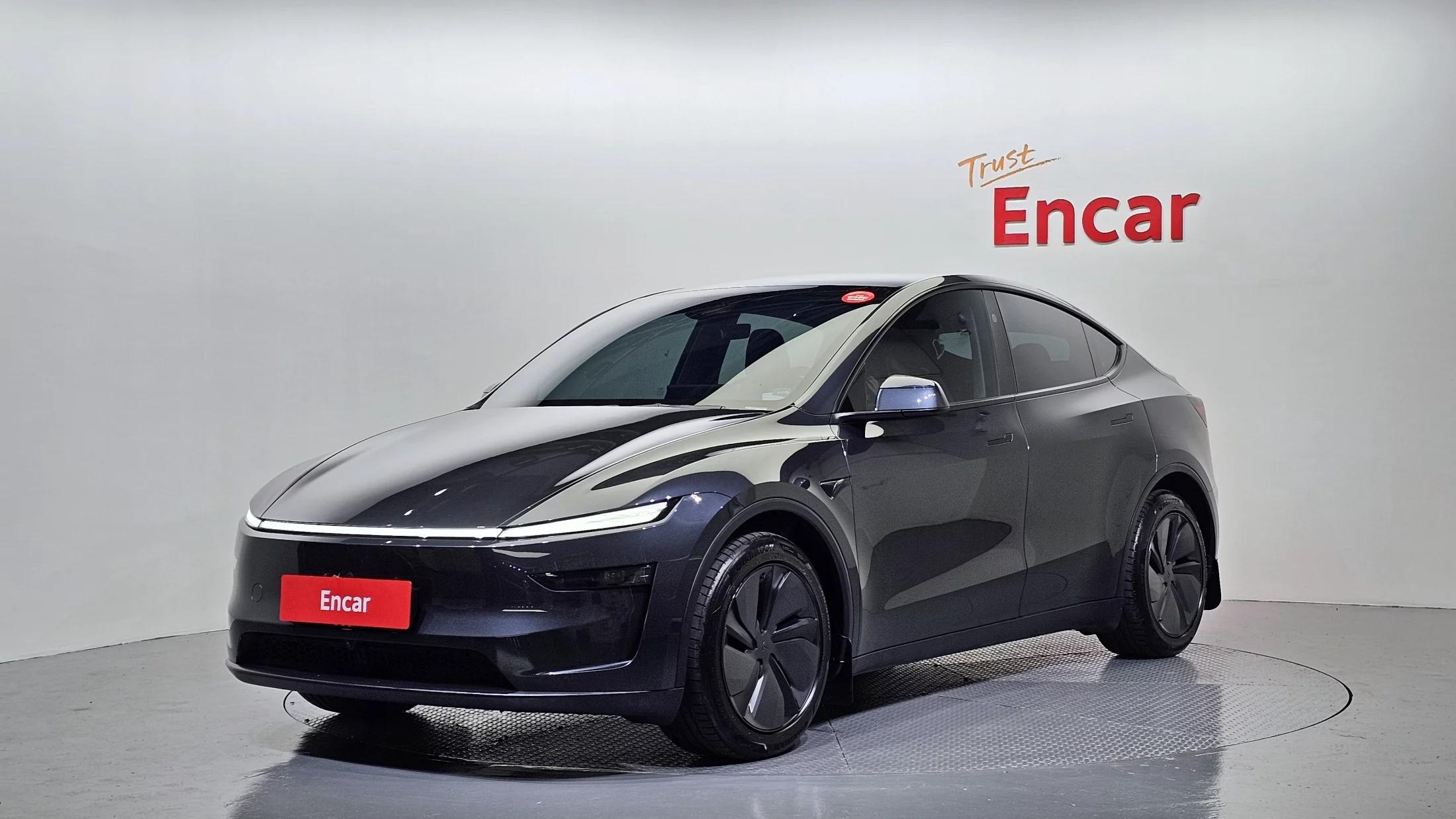 Tesla Model Y Long Range, электромобиль, 2025 г. 7759 км.