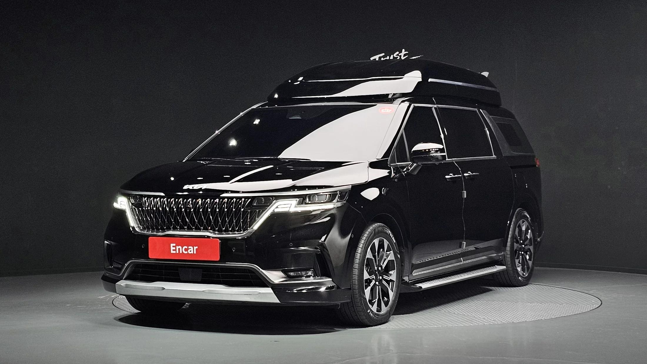 Kia Carnival 7-Seater Hi-Limousine Signature, 2023 г. 64385 км.