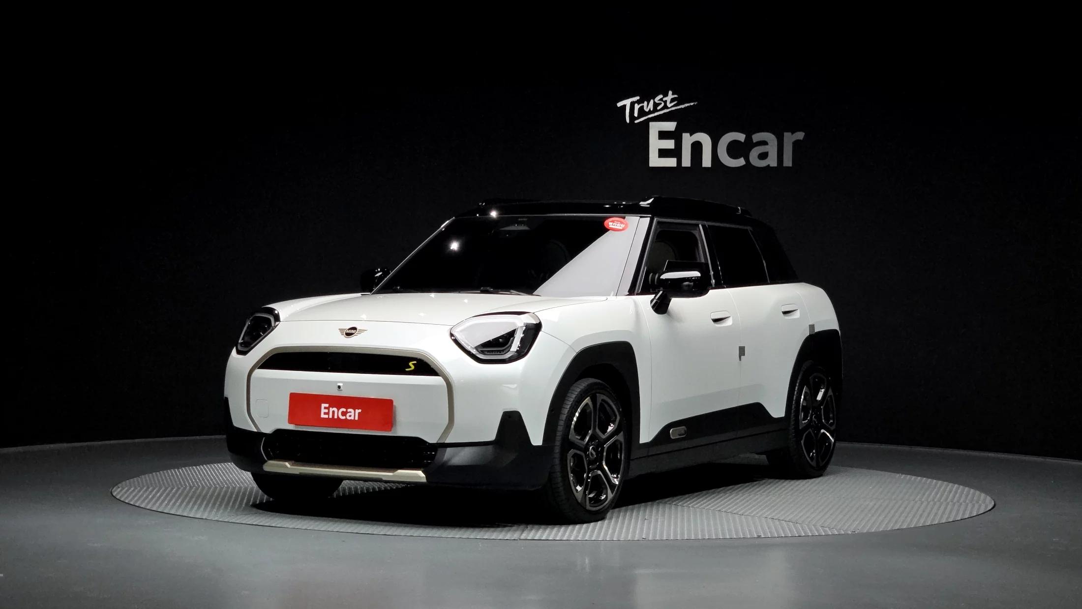 MINI Aceman SE, электромобиль, 2025 г. 9542 км.