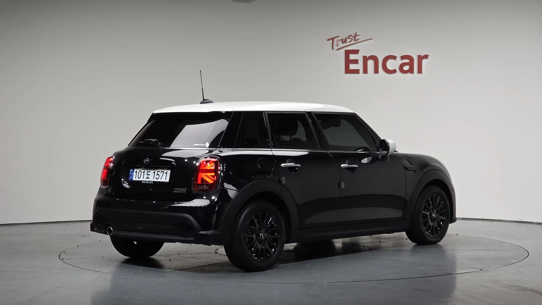 MINI Cooper 5Door Classic Third Generation, 2024 г. 11528 км.