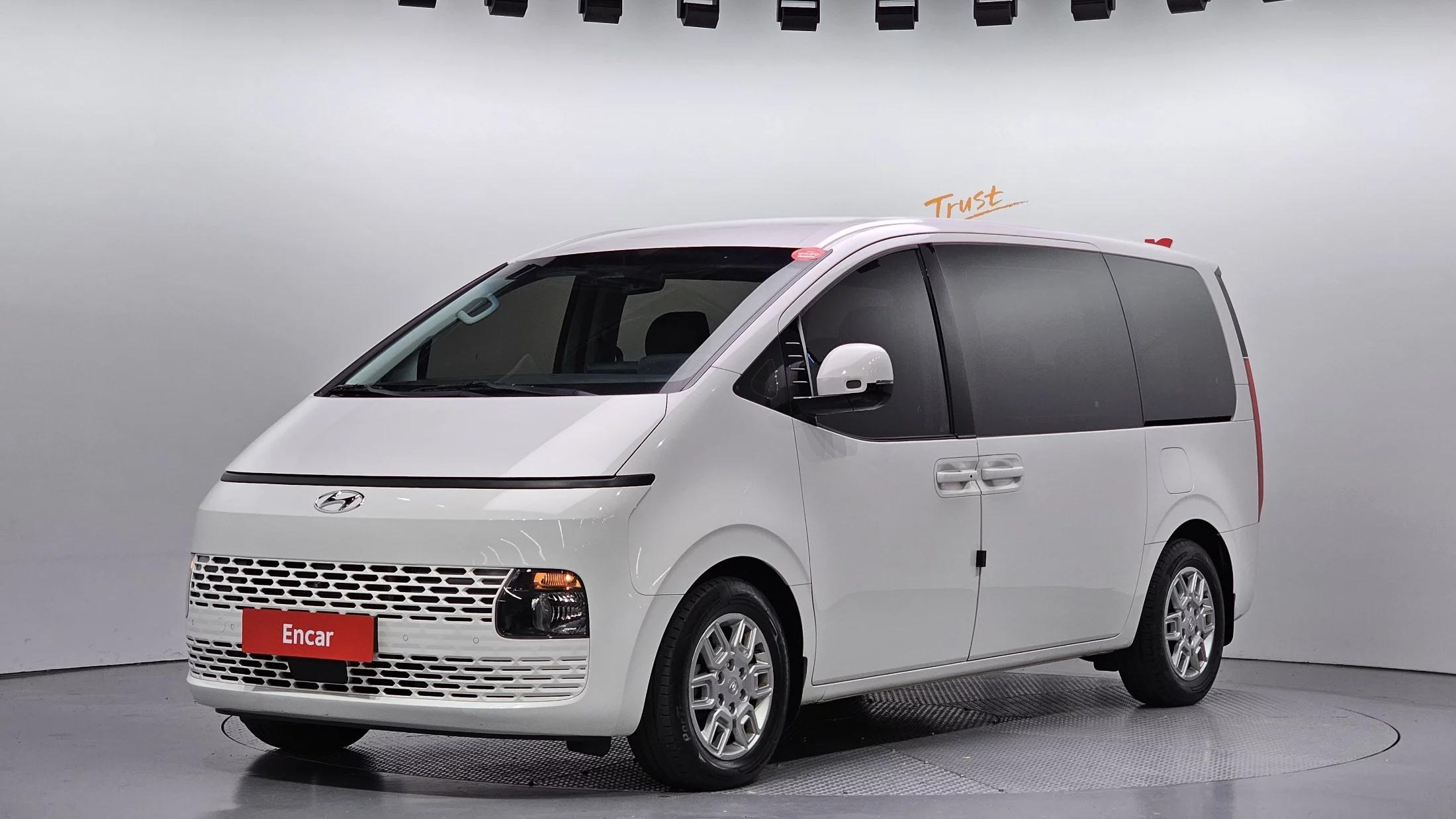 Hyundai Staria 4WD Tourer 9-Seater Modern, 2022 г. 58270 км.