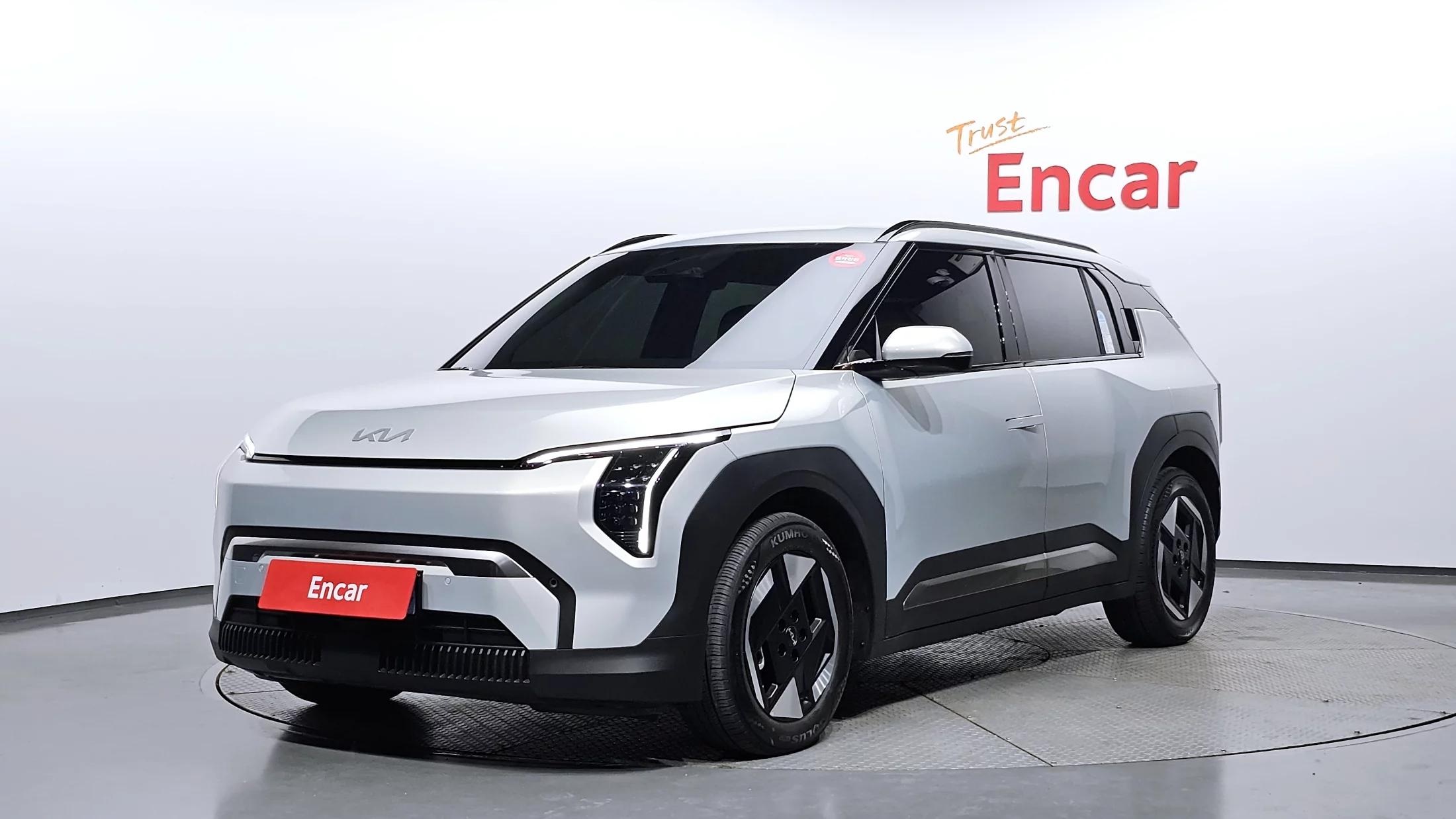 Kia EV3 Long Range 2WD Earth, электромобиль, 2024 г. 9330 км.