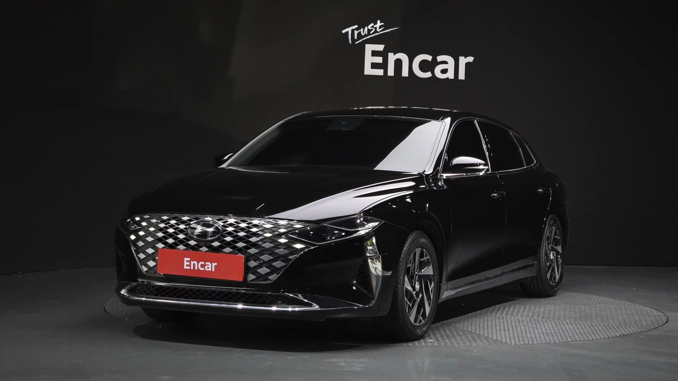 Hyundai Grandeur Exclusive, гибрид, 2021 г. 72997 км.