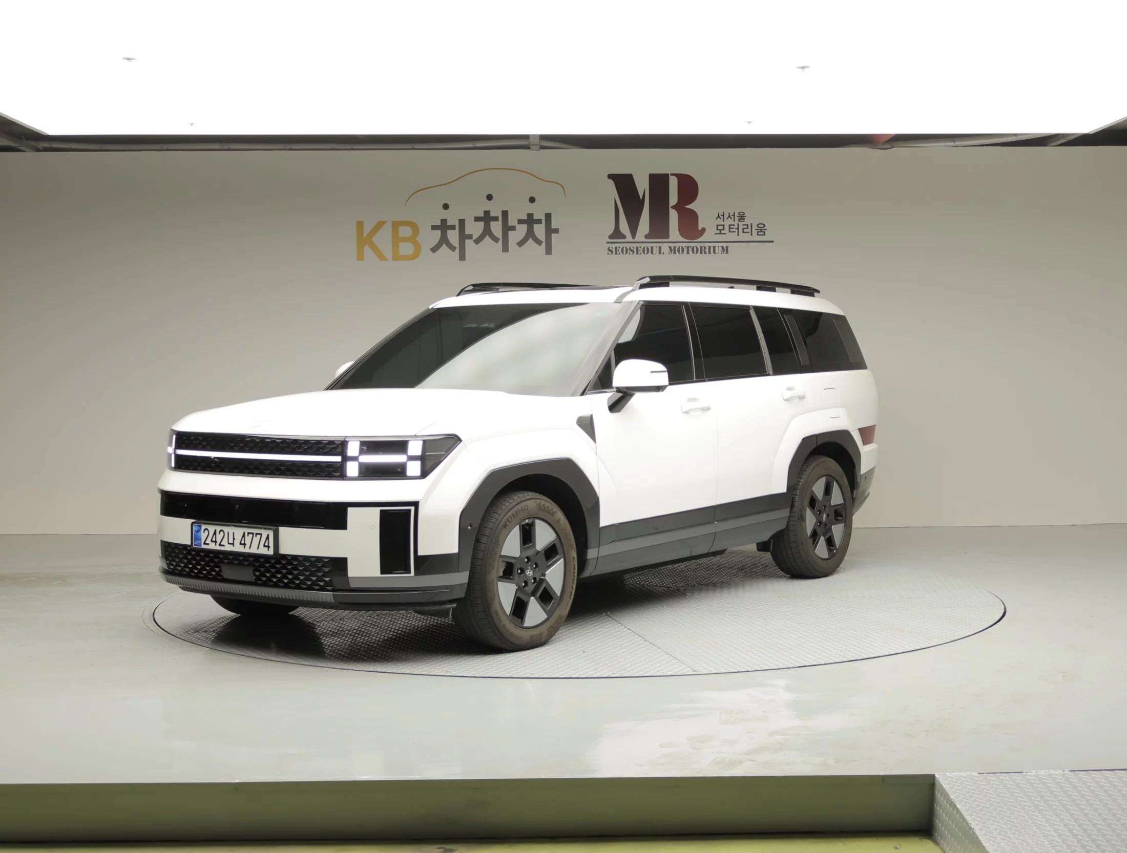 Hyundai Santa Fe HEV 1.6 2WD Calligraphy, гибрид, 2023 г. 37292 км.