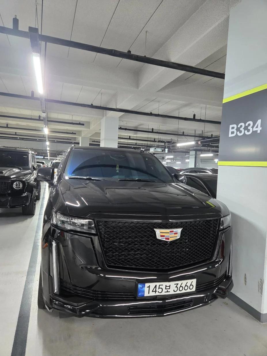 Cadillac Escalade 6.2 ESV ESV Sports Platinum, 2023 г. 51616 км.