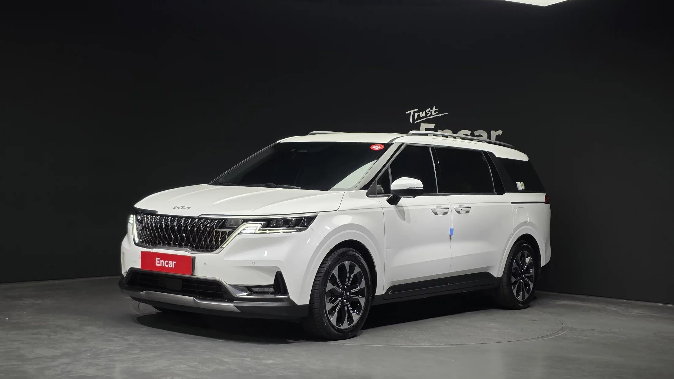 Kia Carnival Gasoline 9-Seater Signature, 2023 г. 43435 км.