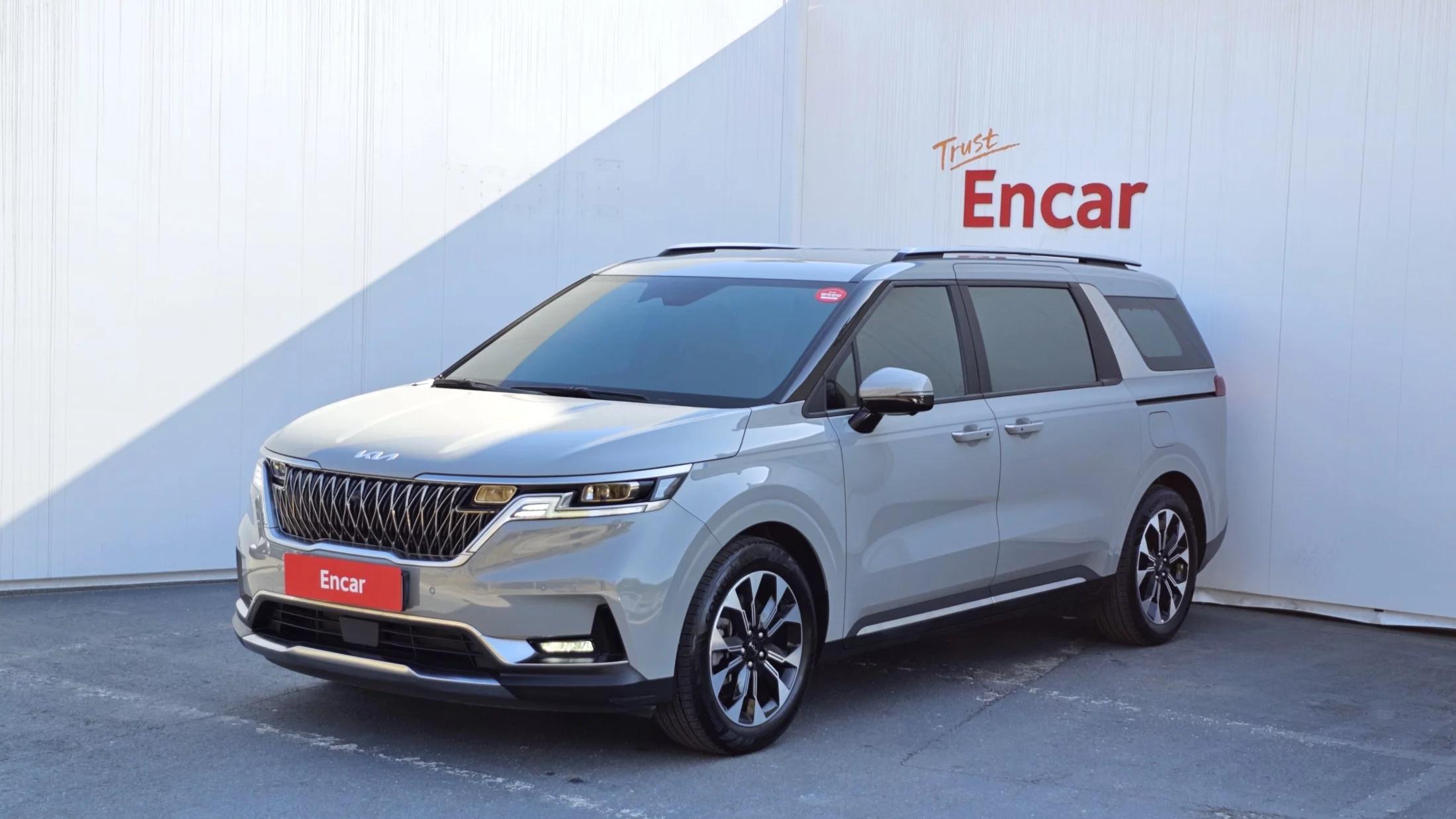 Kia Carnival Gasoline 7-Seater Signature, 2023 г. 28367 км.