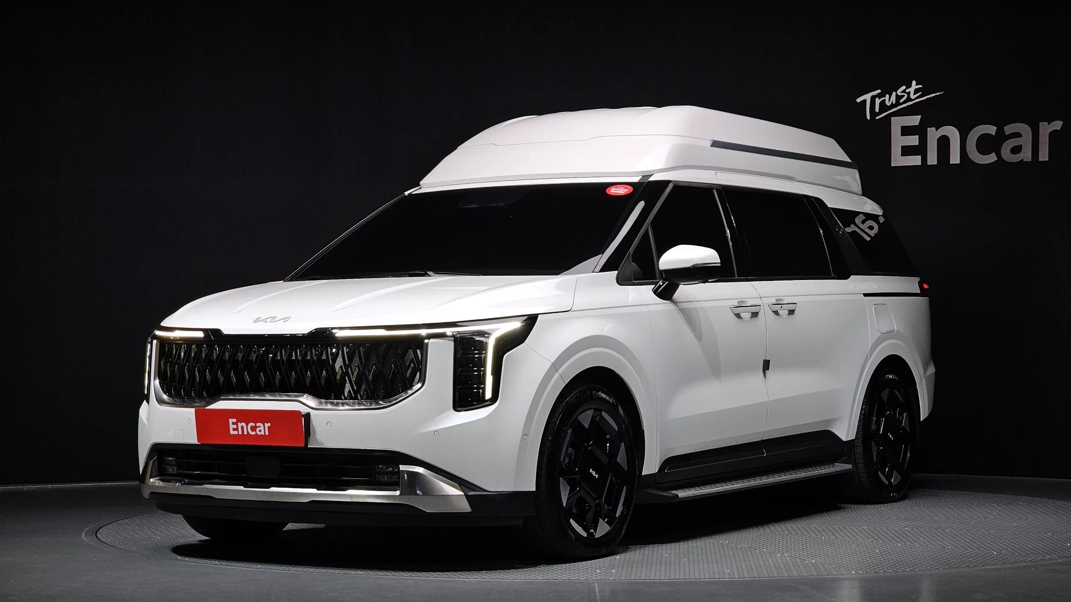 Kia Carnival HEV 9-Seater Hi-Limousine (Special vehicle), гибрид, 2024 г. 40358 км.