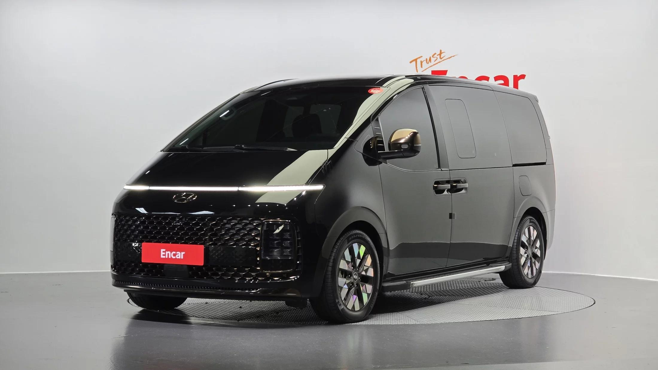 Hyundai Staria 4WD Lounge 7-Seater Inspiration, 2023 г. 251699 км.