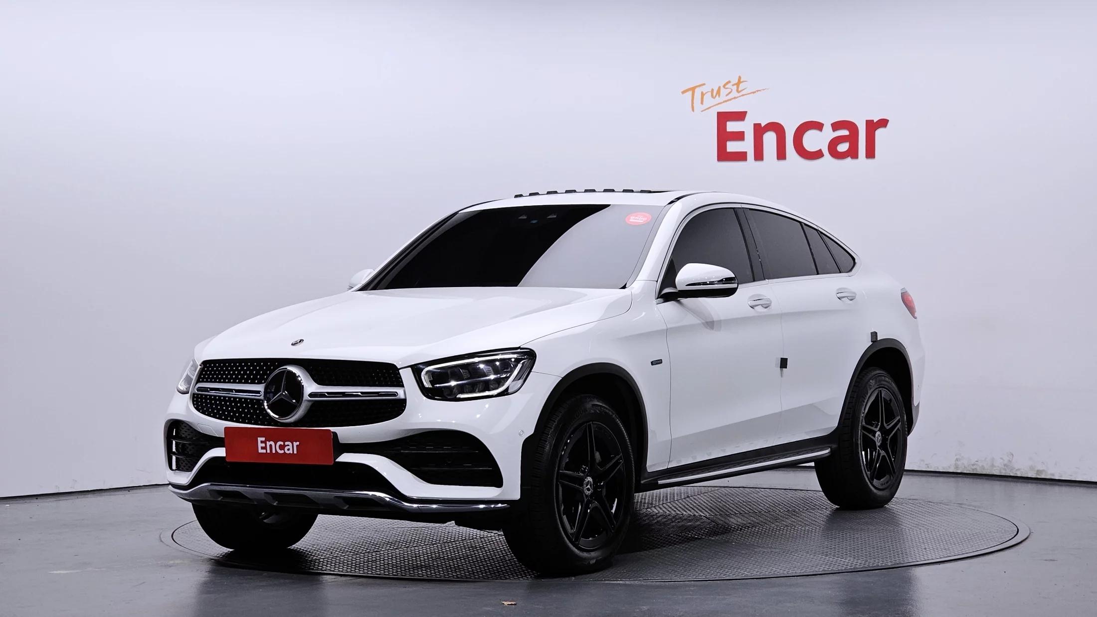 Mercedes-Benz GLC-Class GLC300e 4MATIC Coupe, гибрид, 2021 г. 108979 км.