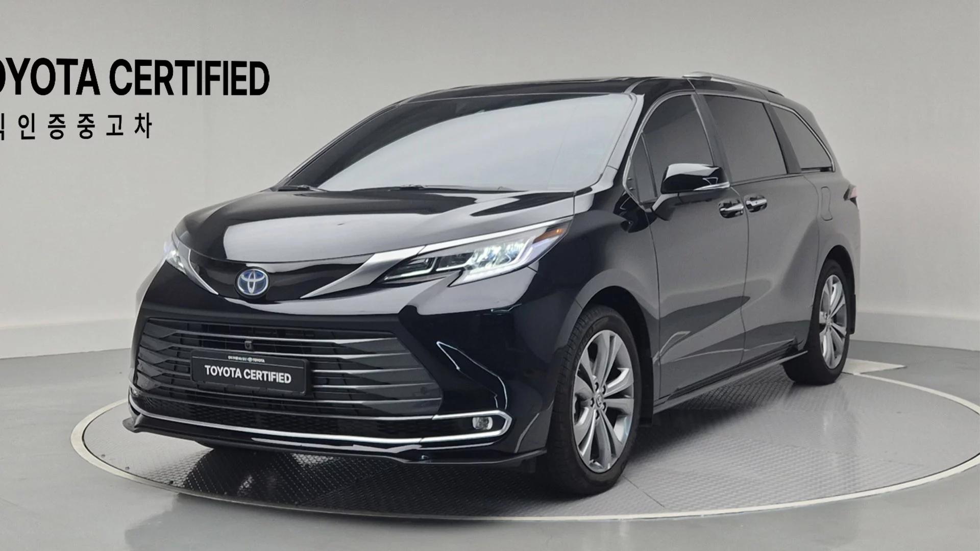 Toyota SIENNA 2.5 Hybrid 2WD, гибрид, 2025 г. 8233 км.