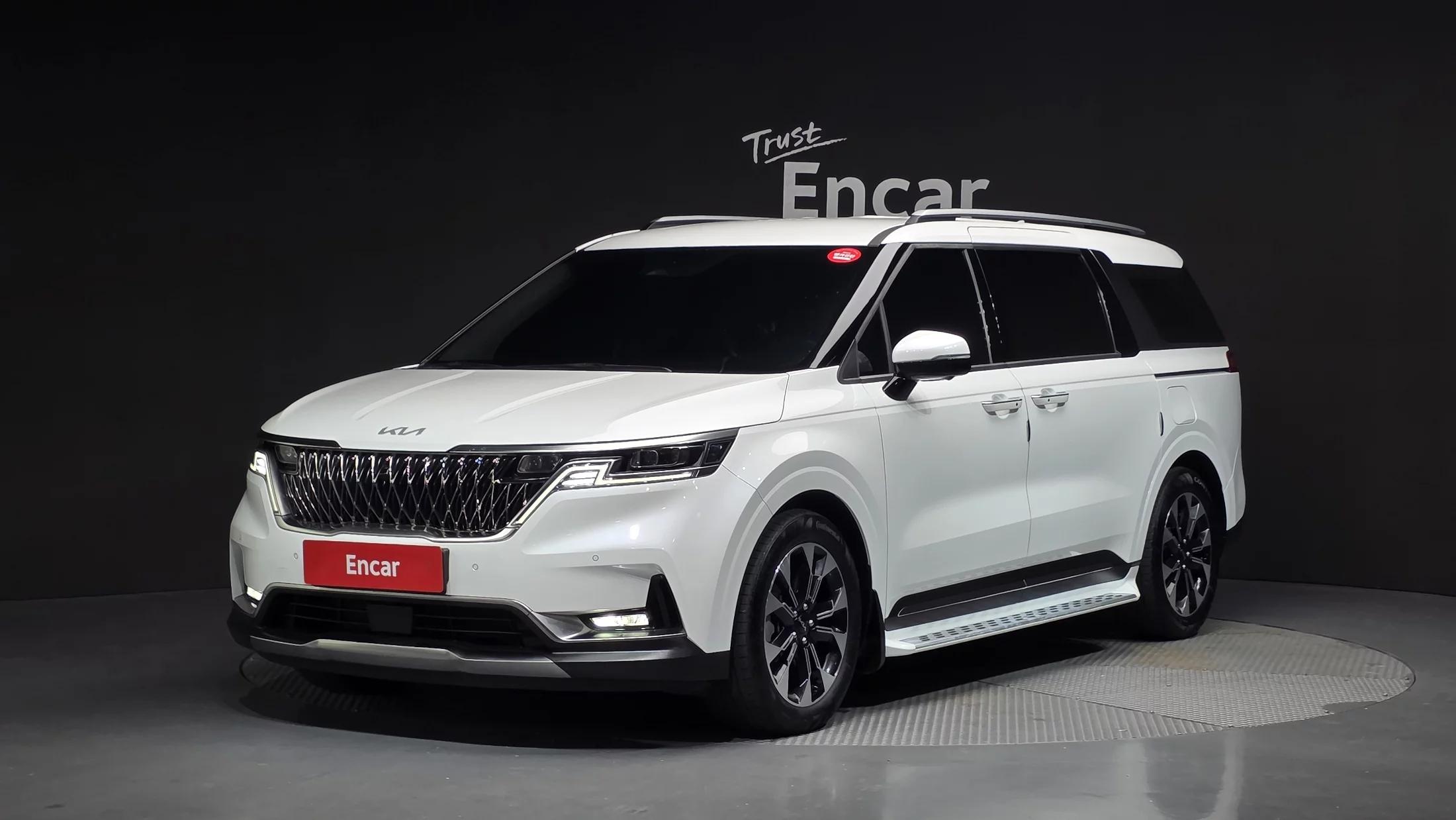 Kia Carnival Gasoline 7-Seater Signature, 2023 г. 49924 км.