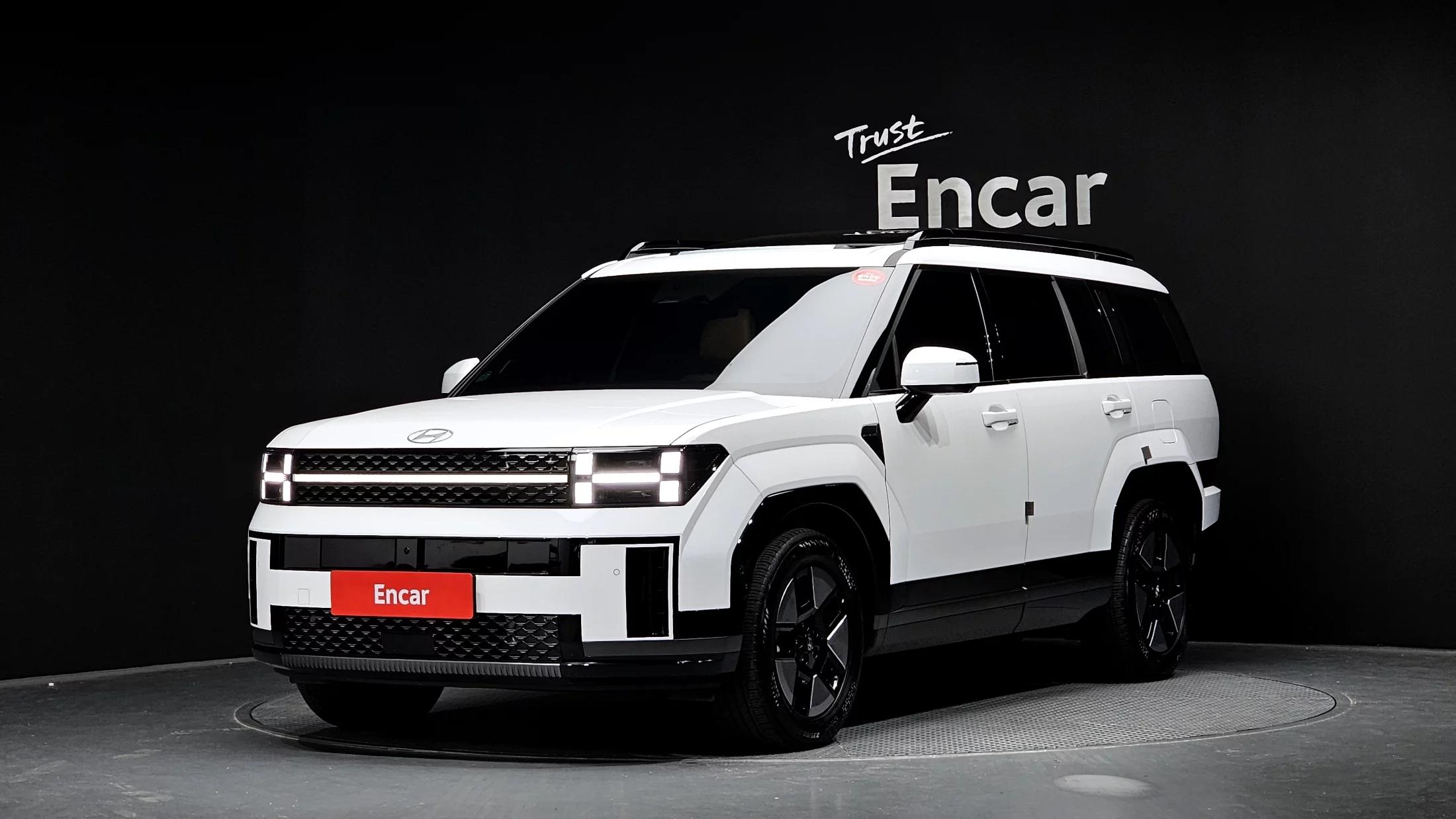 Hyundai Santa Fe HEV 1.6 2WD Calligraphy, гибрид, 2023 г. 22933 км.