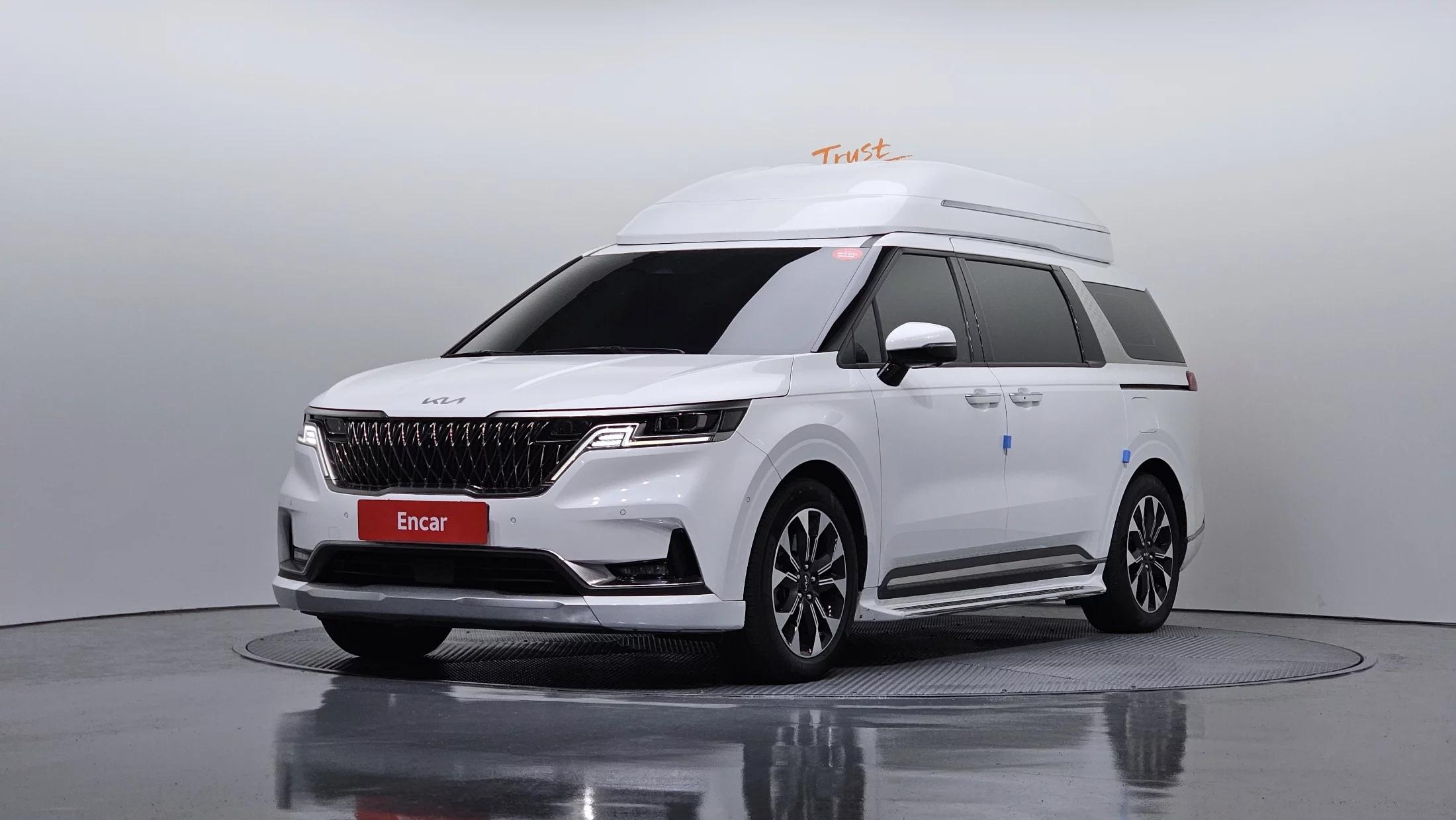 Kia Carnival 7-Seater Hi-Limousine Signature, 2023 г. 57275 км.