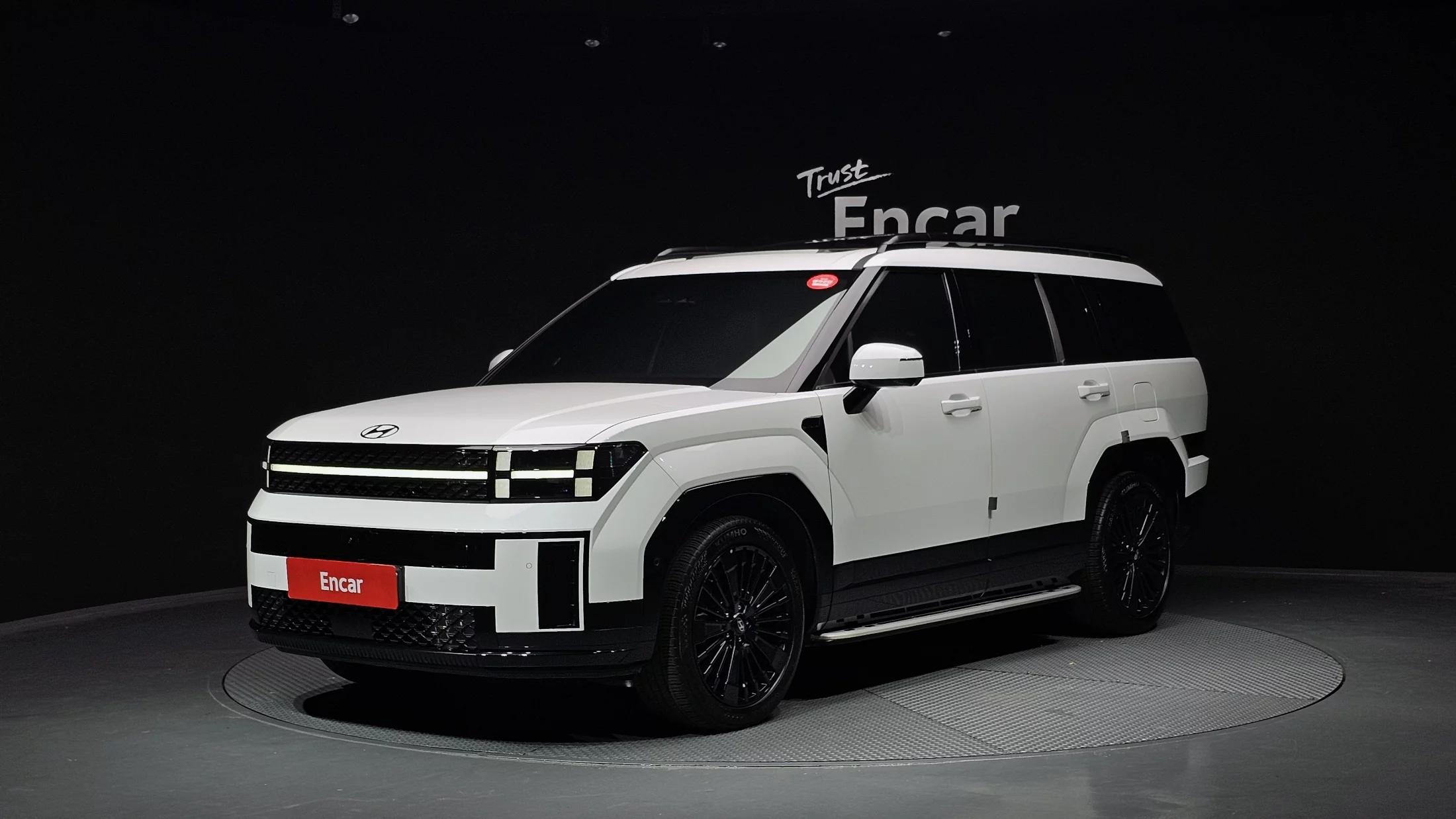Hyundai Santa Fe HEV 1.6 4WD Calligraphy, гибрид, 2023 г. 18874 км.