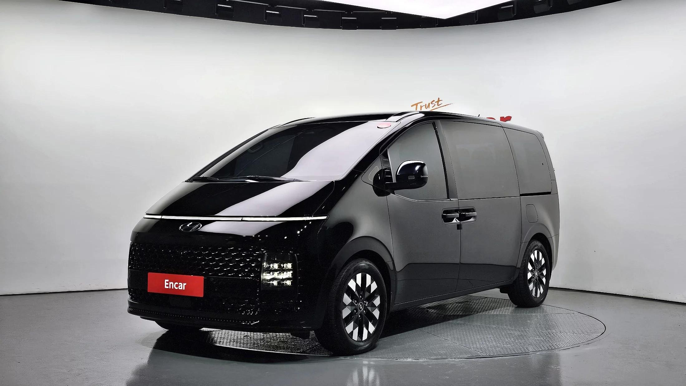 Hyundai Staria L3.5 Lounge 9-Seater Inspiration, 2021 г. 145756 км.
