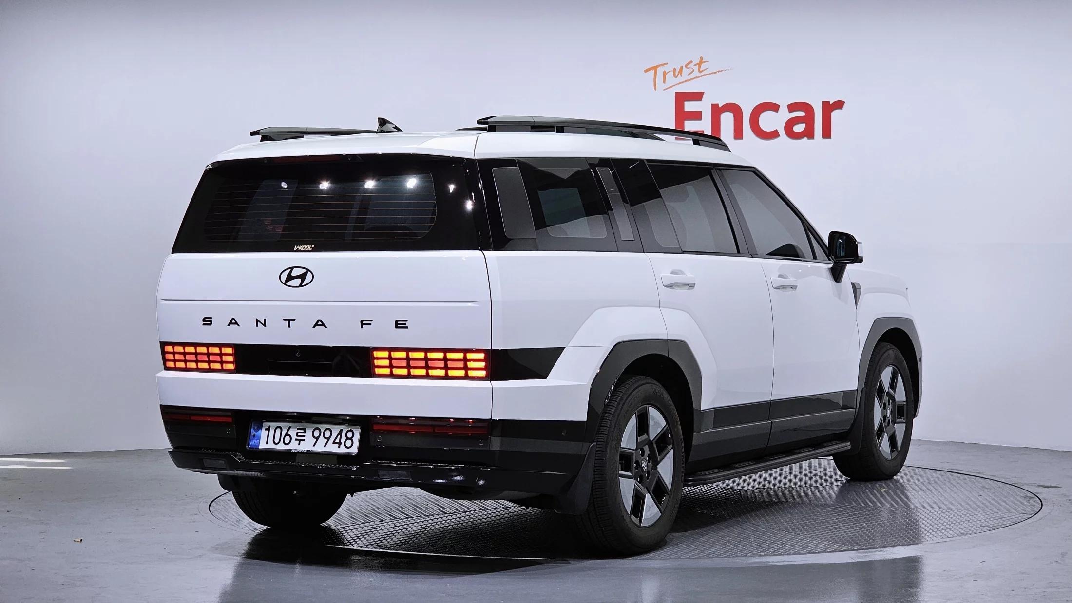 Hyundai Santa Fe HEV 1.6 2WD Calligraphy, гибрид, 2024 г. 20793 км.