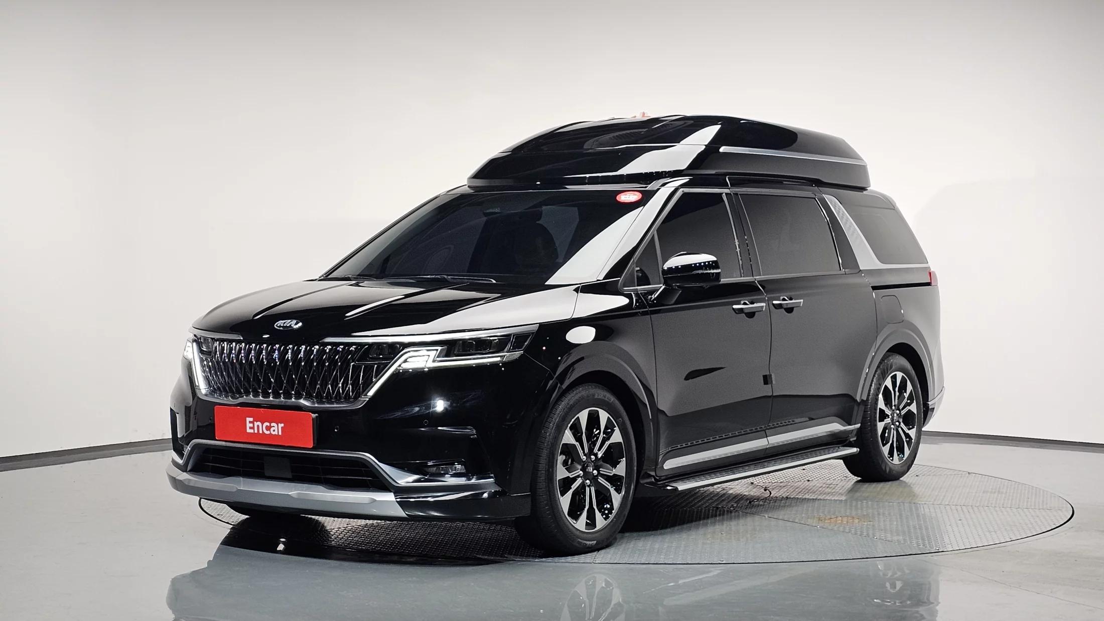 Kia Carnival Gasoline 9-Seater Hi-Limousine Signature, 2021 г. 24373 км.