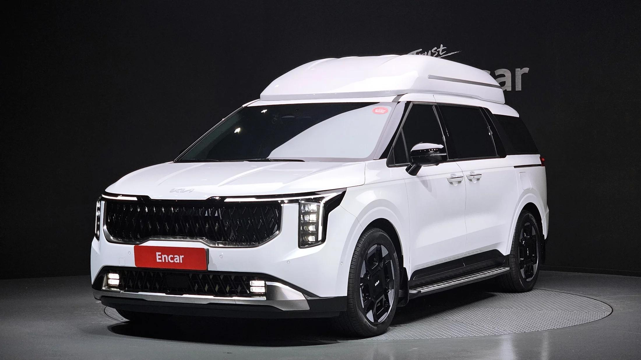 Kia Carnival HEV 7-Seater Hi-Limousine (Special vehicle), гибрид, 2024 г. 39027 км.
