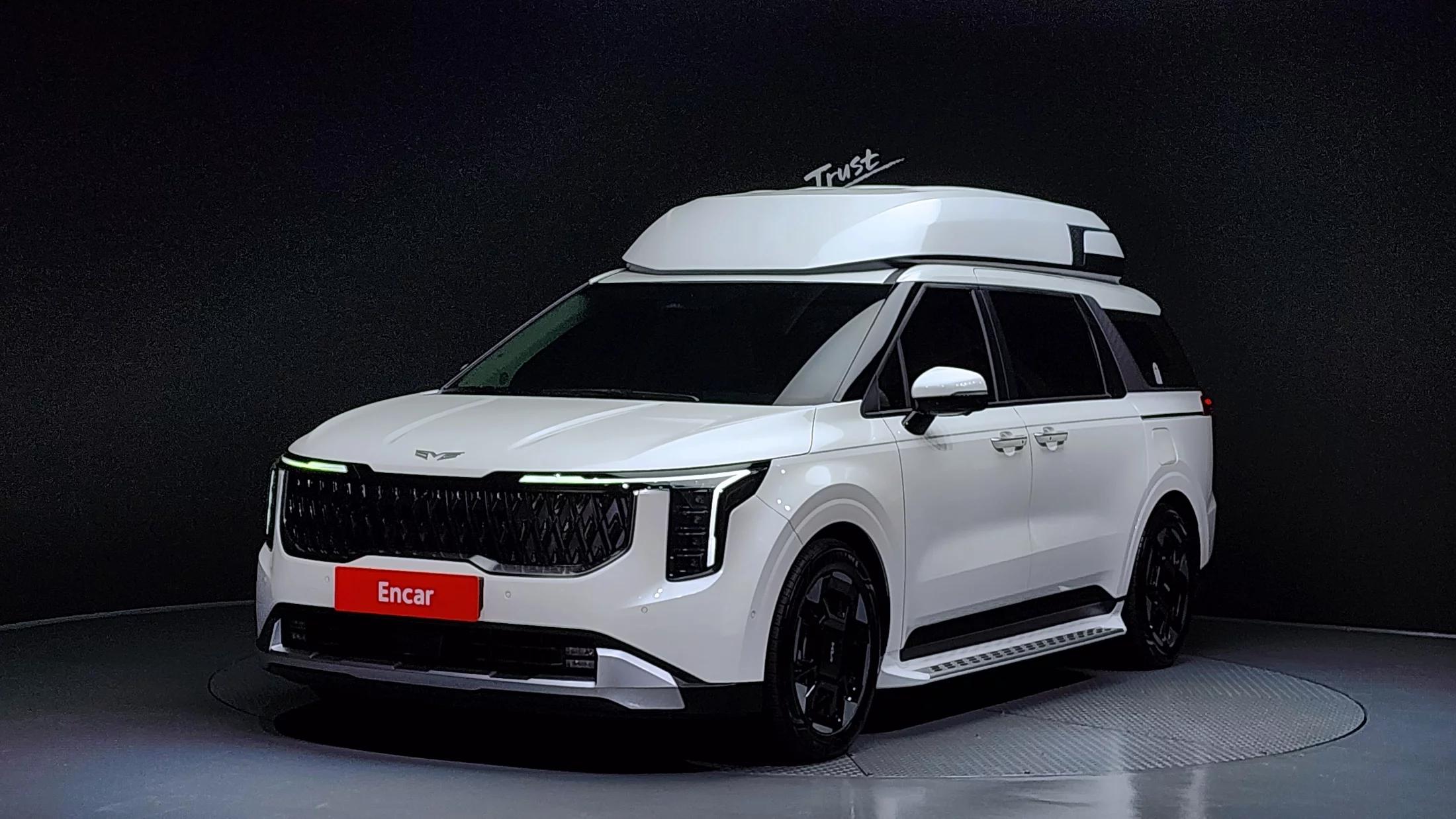 Kia Carnival Gasoline 9-Seater Hi Limousine (7-seater Limousine(Special vehicle), 2024 г. 16899 км.
