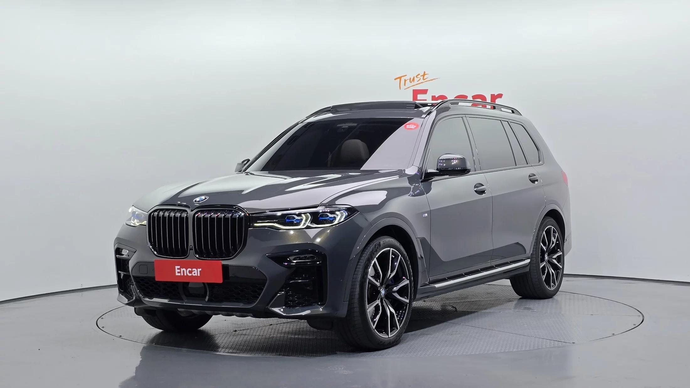 BMW X7 xDrive 40i M Sport Online Exclusive Edition 6 Seater, 2022 г. 55556 км.