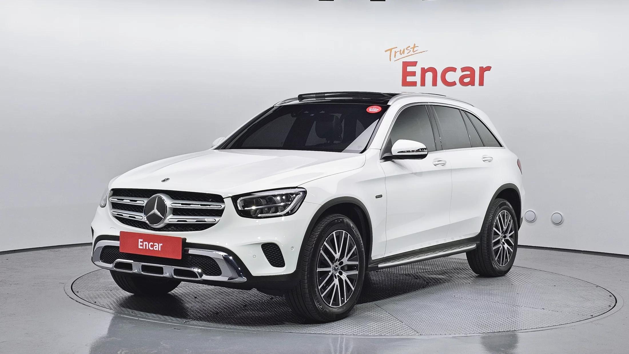 Mercedes-Benz GLC-Class GLC300e 4MATIC, гибрид, 2021 г. 69756 км.