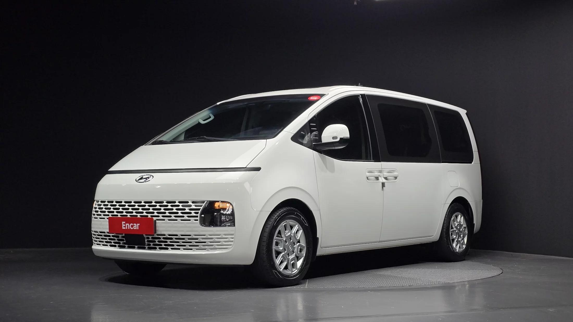 Hyundai Staria 4WD Tourer 11-Seater Modern, 2022 г. 71479 км.