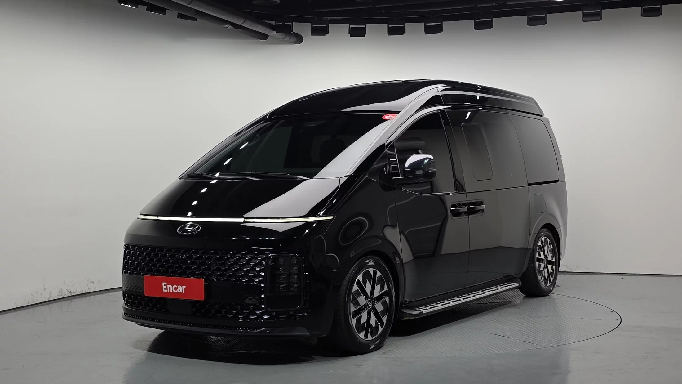 Hyundai Staria 4WD Lounge 9-Seater Limousine, 2022 г. 51542 км.