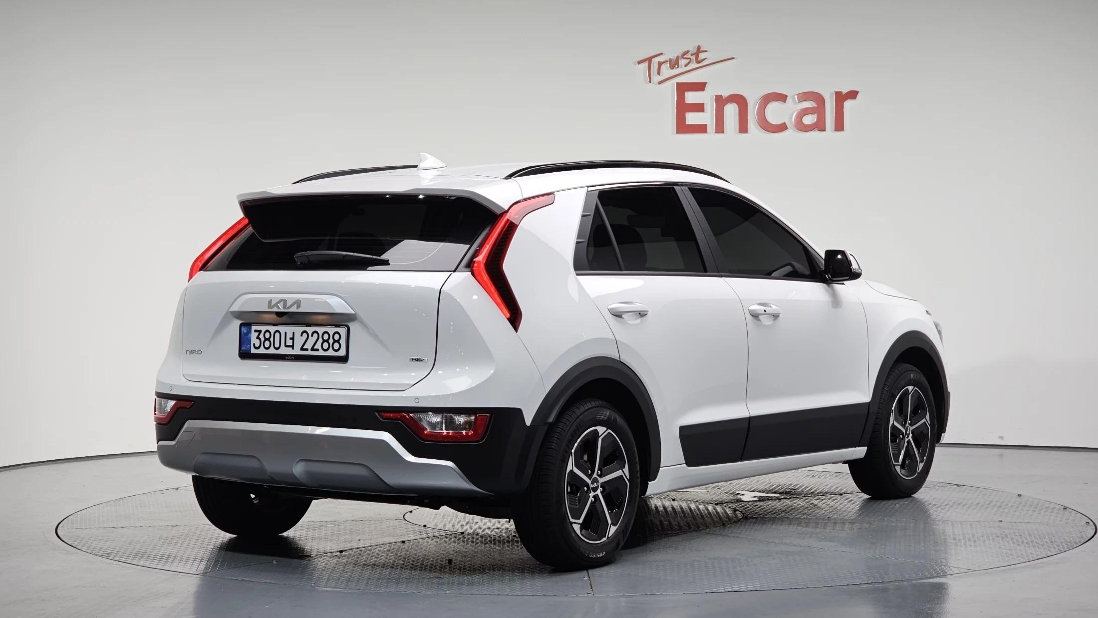 Kia Niro Prestige, гибрид, 2025 г. 841 км.