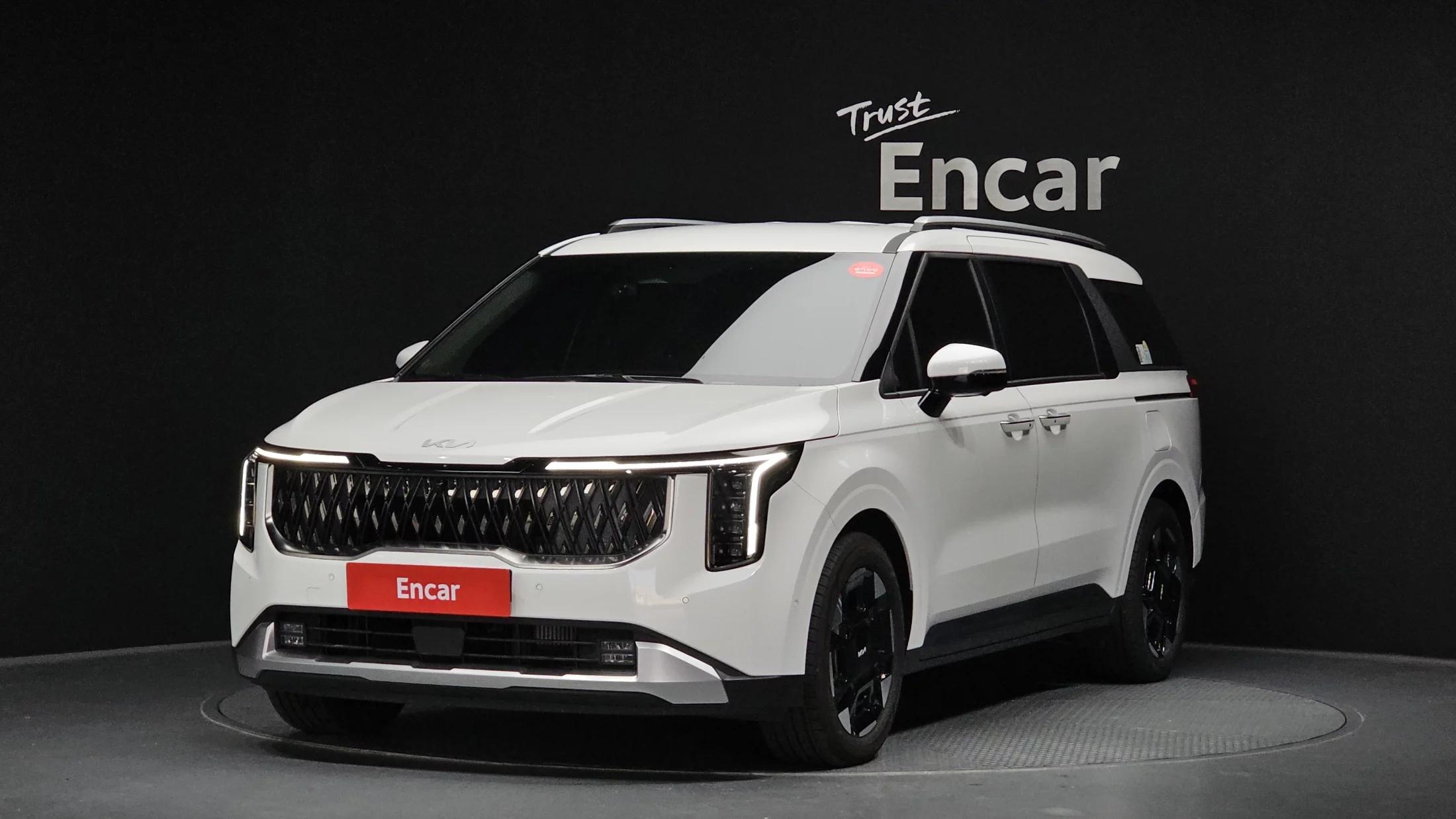 Kia Carnival 9-Seater Prestige, 2025 г. 3909 км.