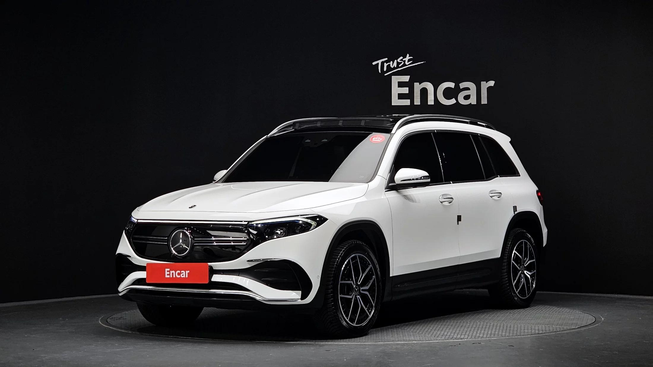 Mercedes-Benz EQB EQB300 4MATIC AMG Line, электромобиль, 2023 г. 10967 км.