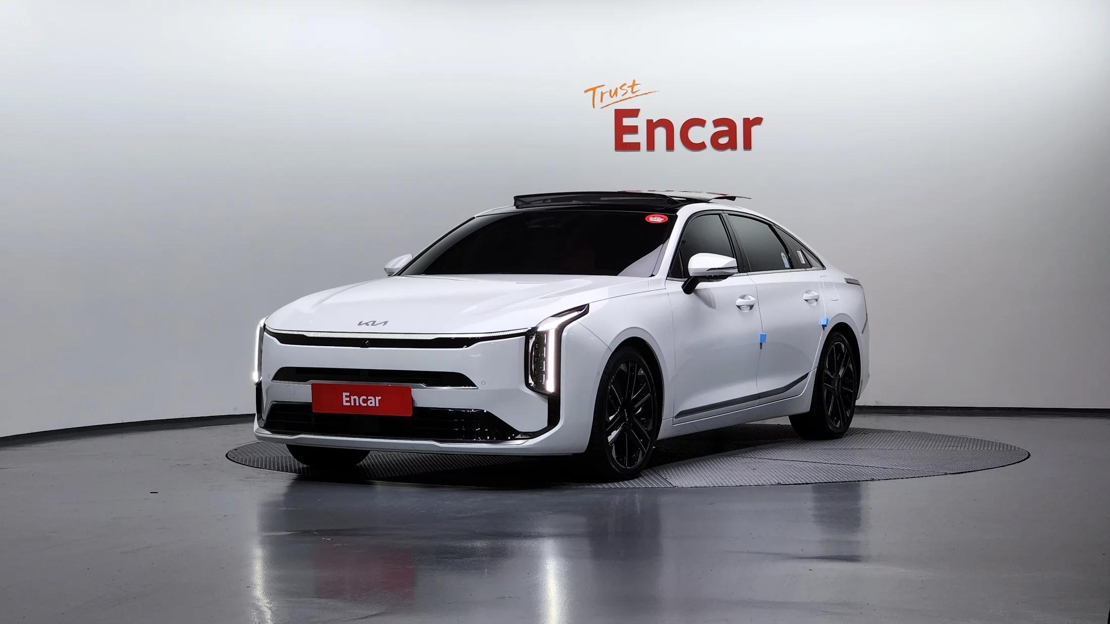 Kia K8 Signature, гибрид, 2025 г. 4741 км.
