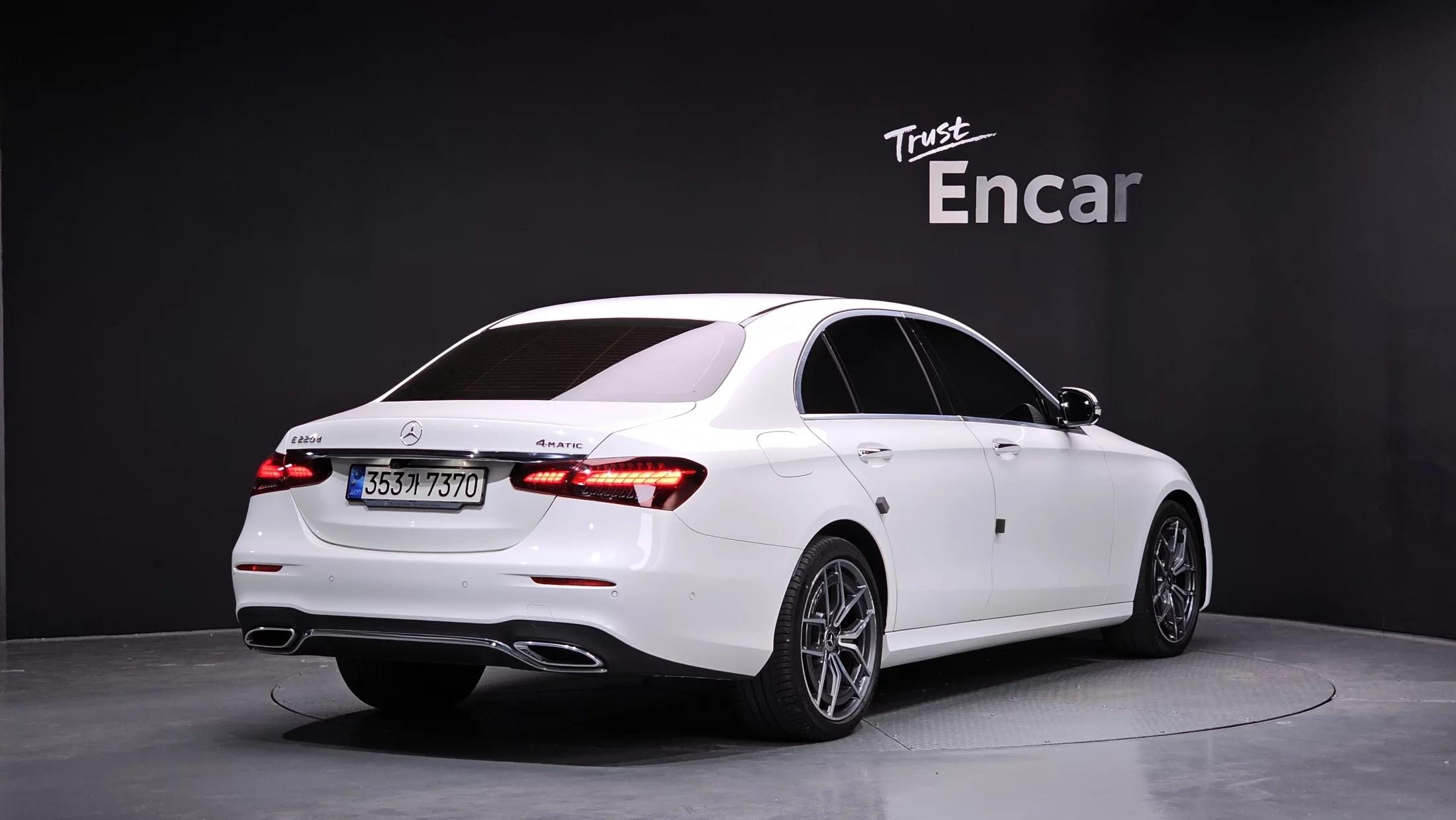 Mercedes-Benz E-Class E220d 4MATIC AMG Line, 2021 г. 35494 км.