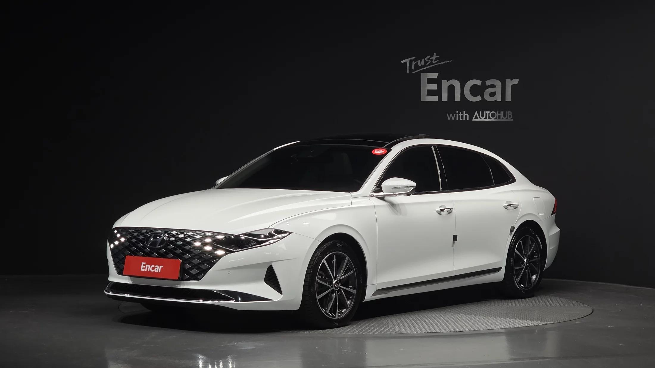 Hyundai Grandeur 2.5 Le Blanc, 2022 г. 81090 км.
