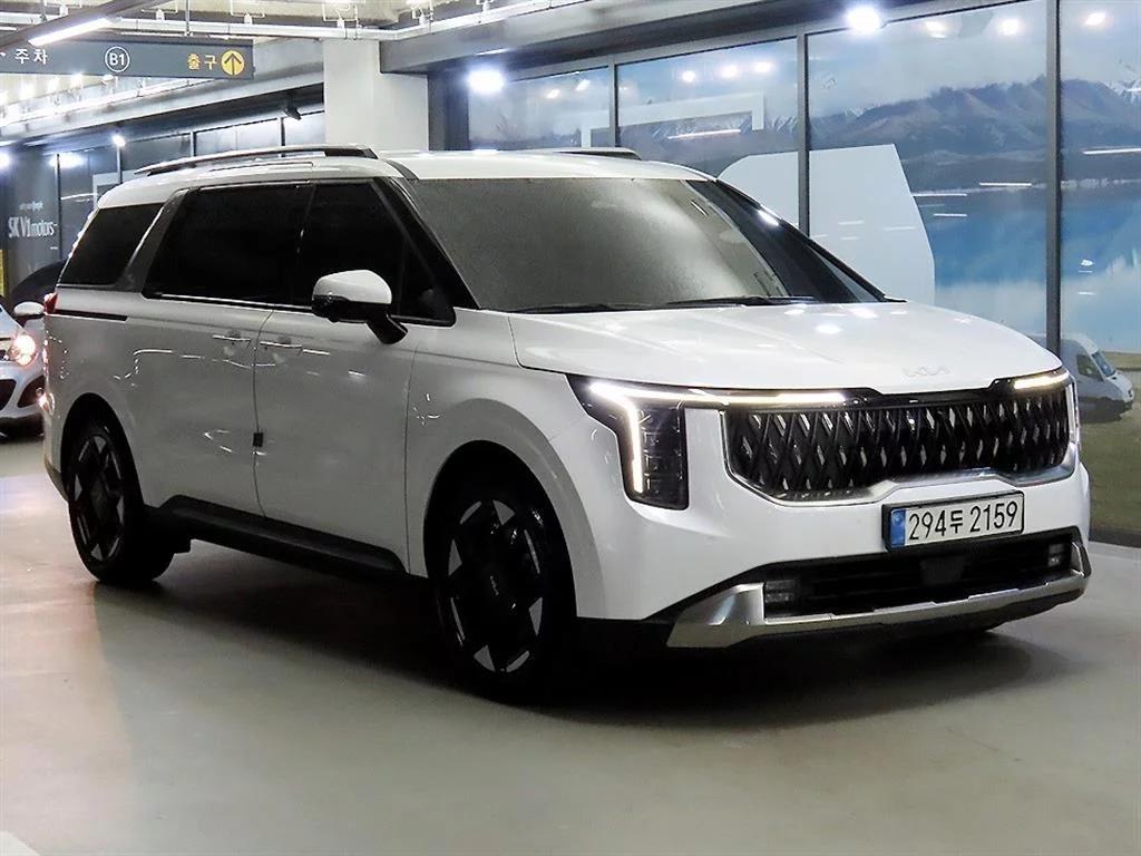 Kia Carnival 9-Seater Signature, 2024 г. 19120 км.