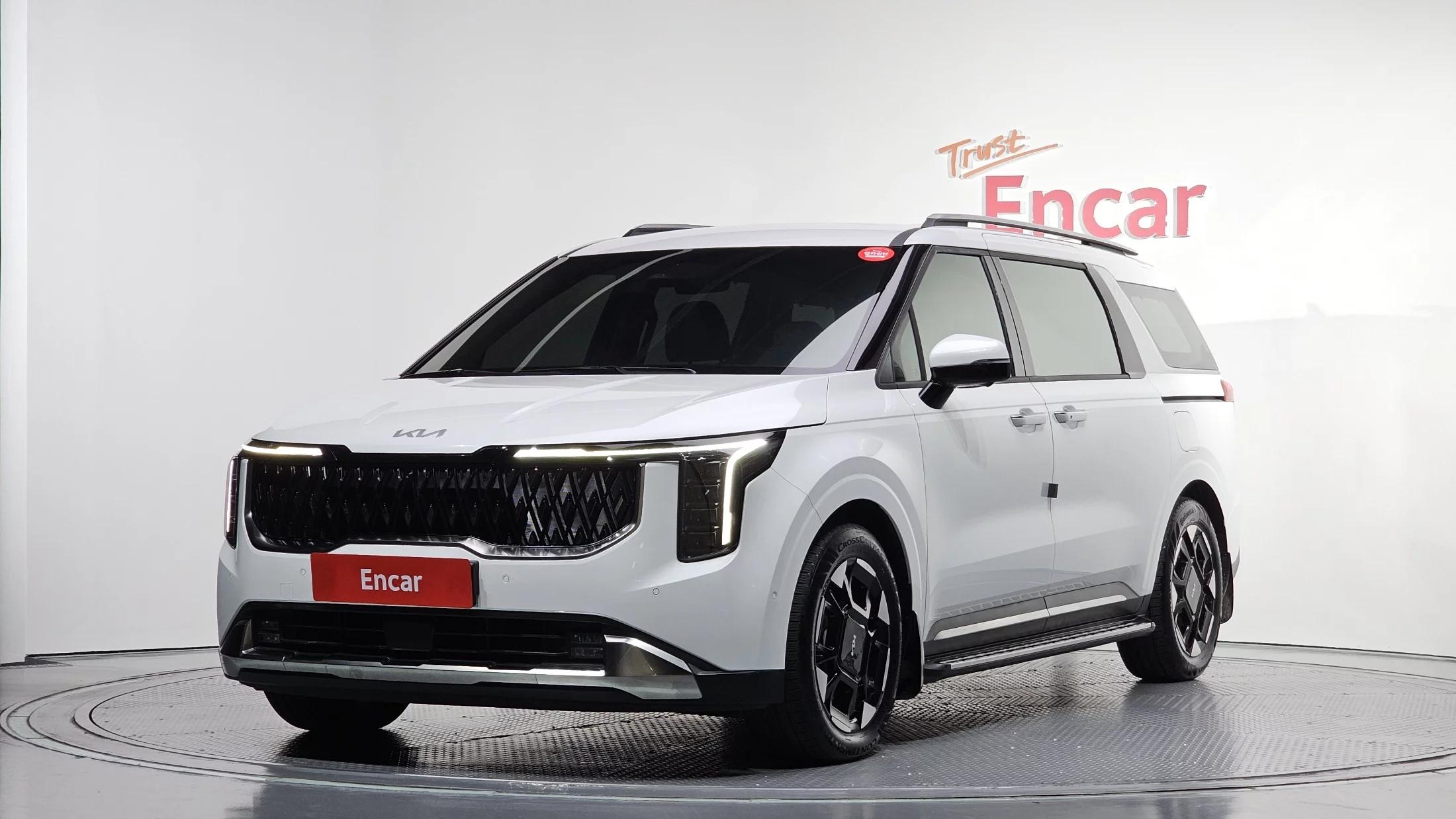 Kia Carnival Gasoline 9-Seater Signature, 2024 г. 10731 км.