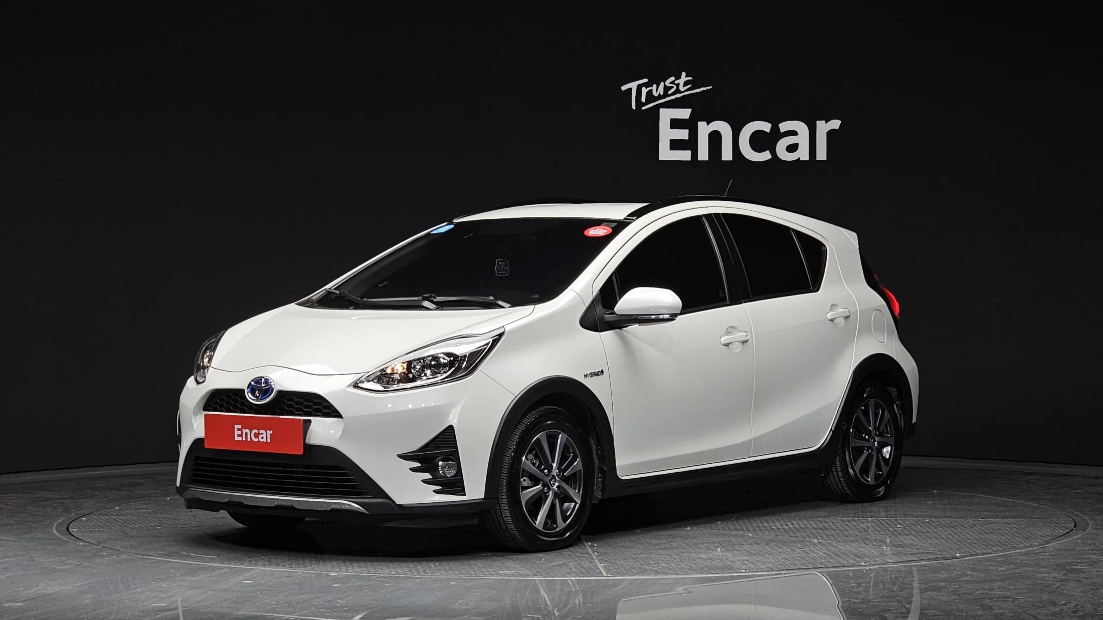 Toyota PRIUS 1.5 Crossover, гибрид, 2021 г. 50126 км.