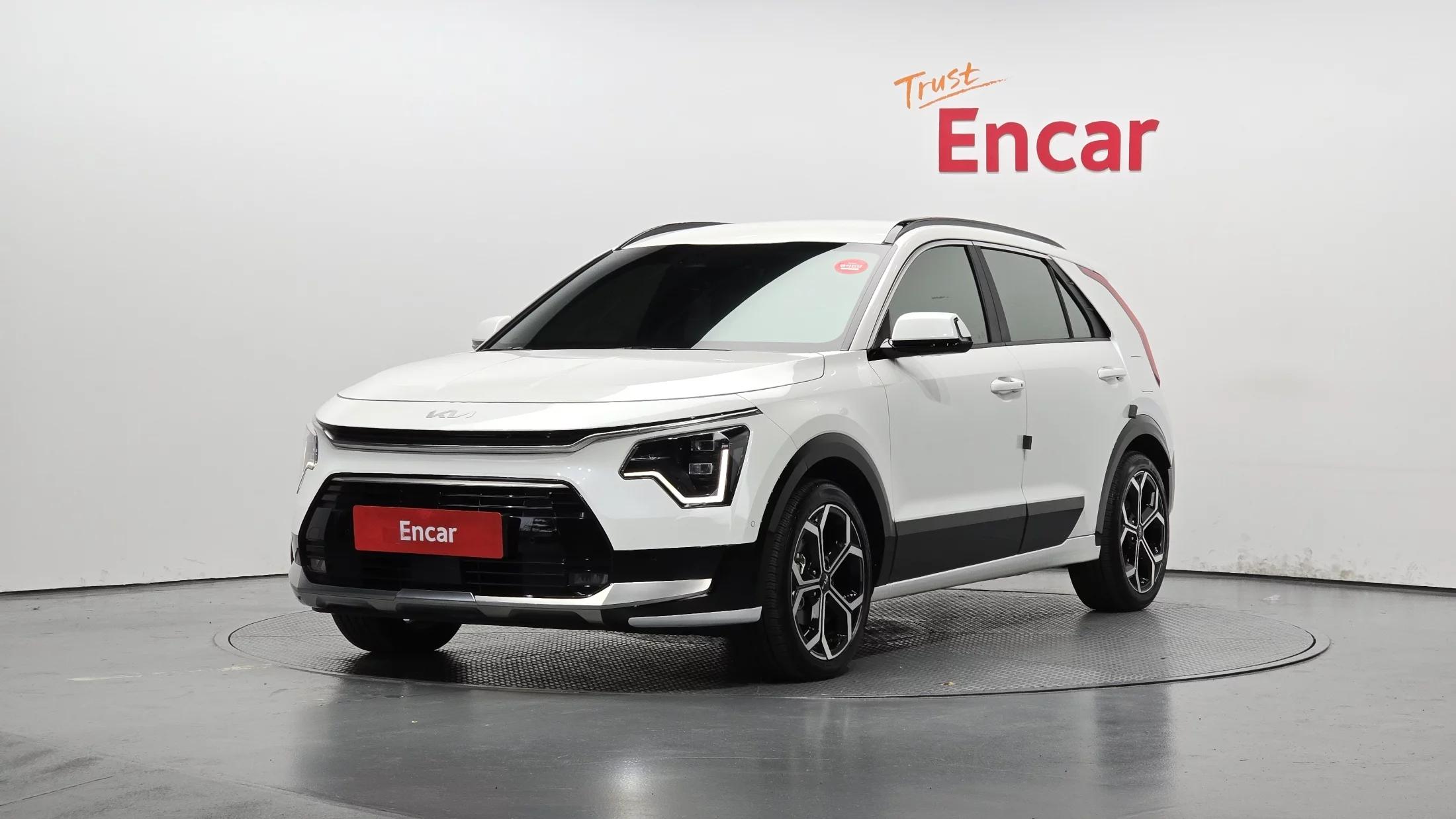 Kia Niro Signature, гибрид, 2025 г. 8115 км.