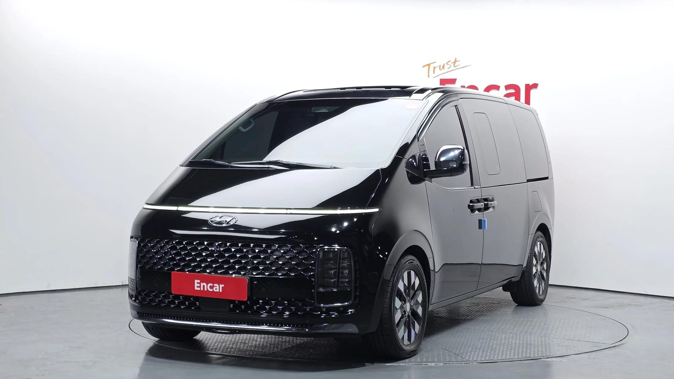 Hyundai Staria Lounge 7-Seater Inspiration, 2022 г. 213669 км.