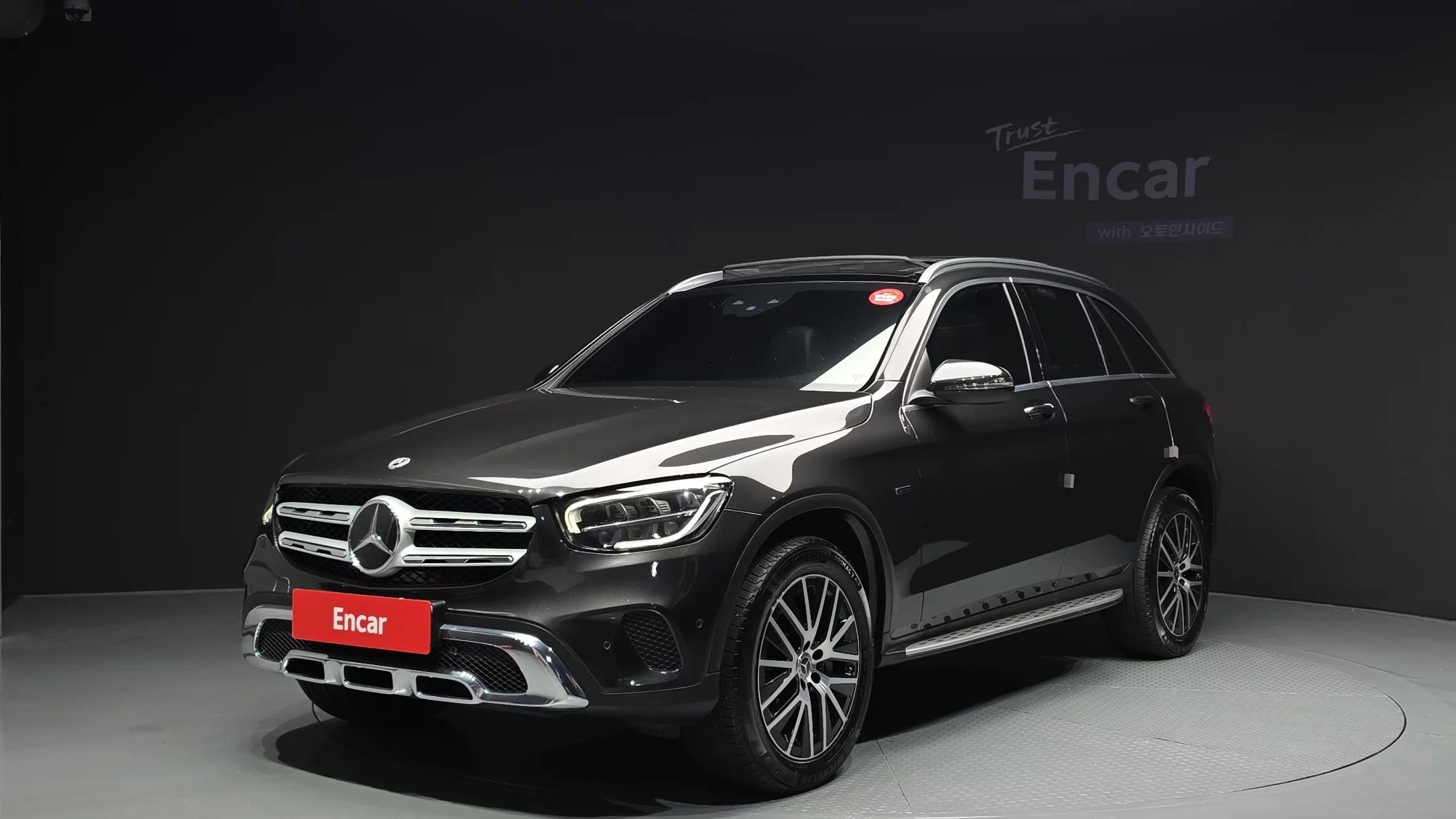 Mercedes-Benz GLC-Class GLC300e 4MATIC, гибрид, 2021 г. 127737 км.