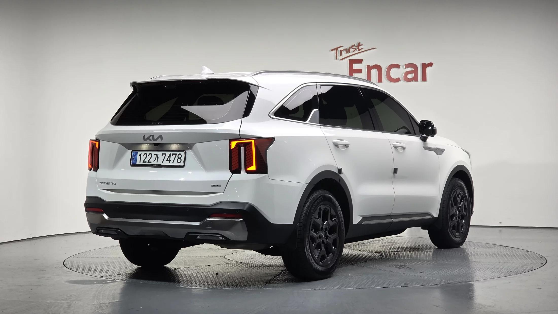 Kia Sorento HEV 1.6 2WD Signature, гибрид, 2025 г. 18819 км.