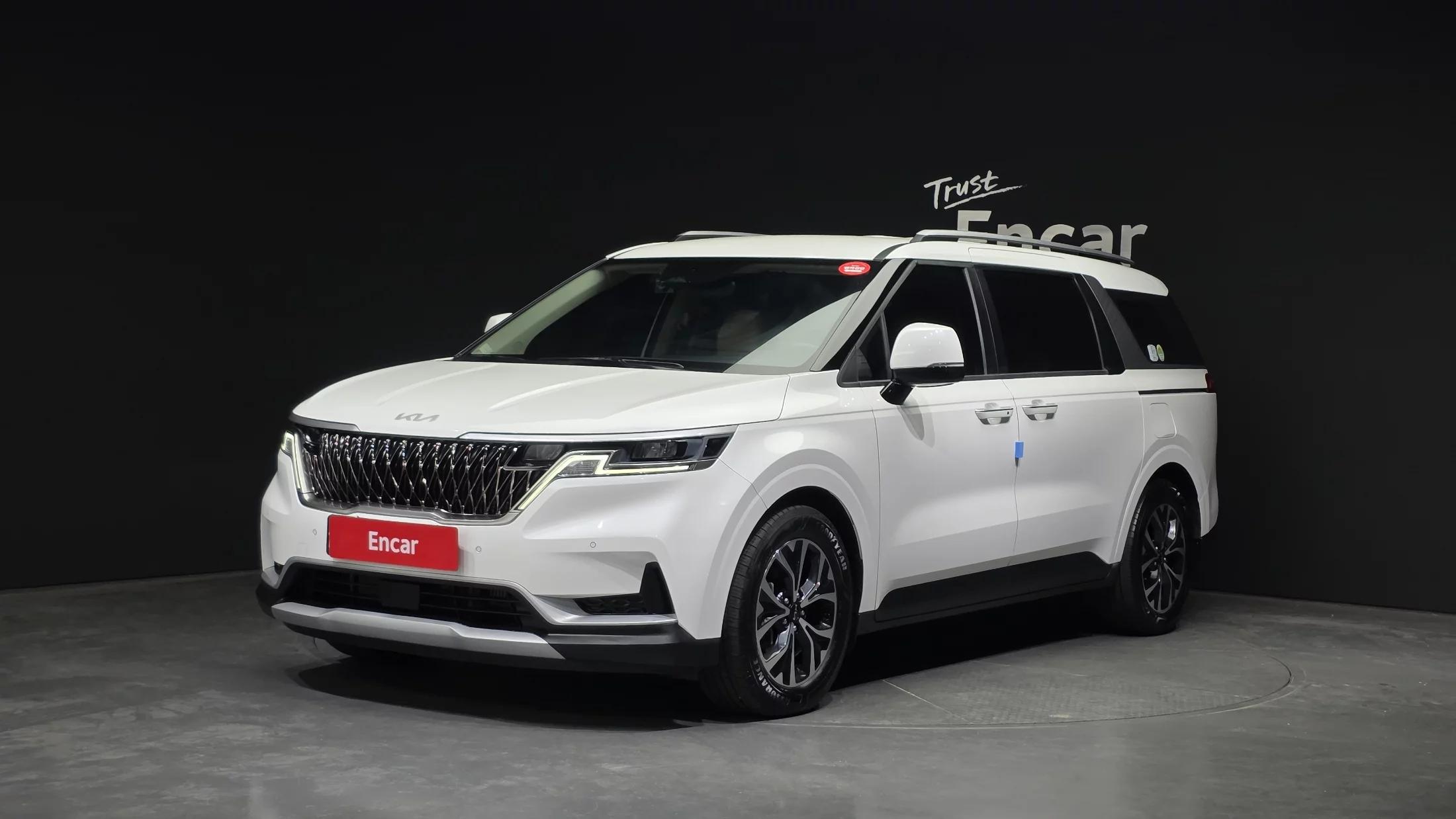 Kia Carnival 11-Seater Prestige, 2023 г. 32574 км.