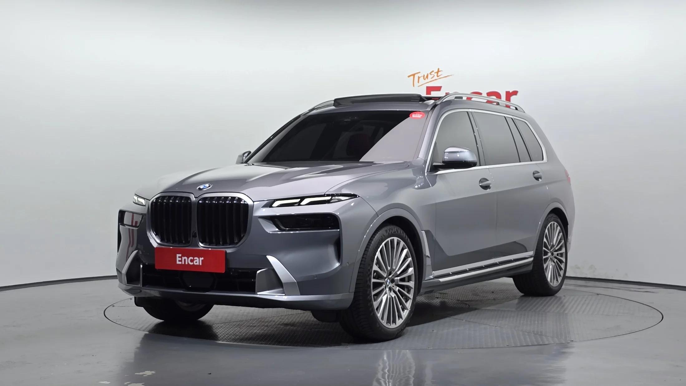 BMW X7 xDrive 40i Design Pure Excellence 6-Seater, 2022 г. 12242 км.