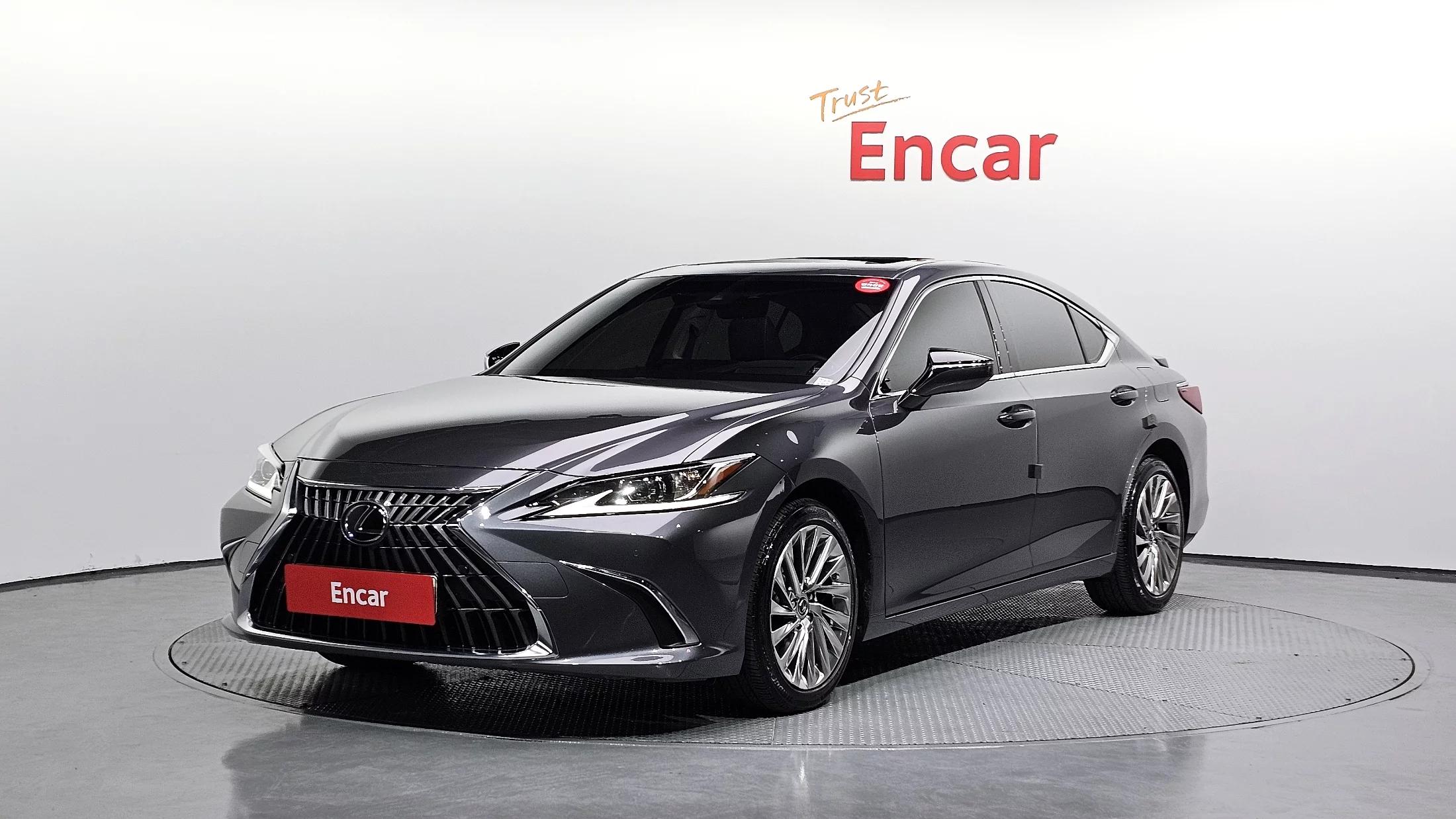 Lexus ES300h Luxury Plus, гибрид, 2023 г. 78206 км.