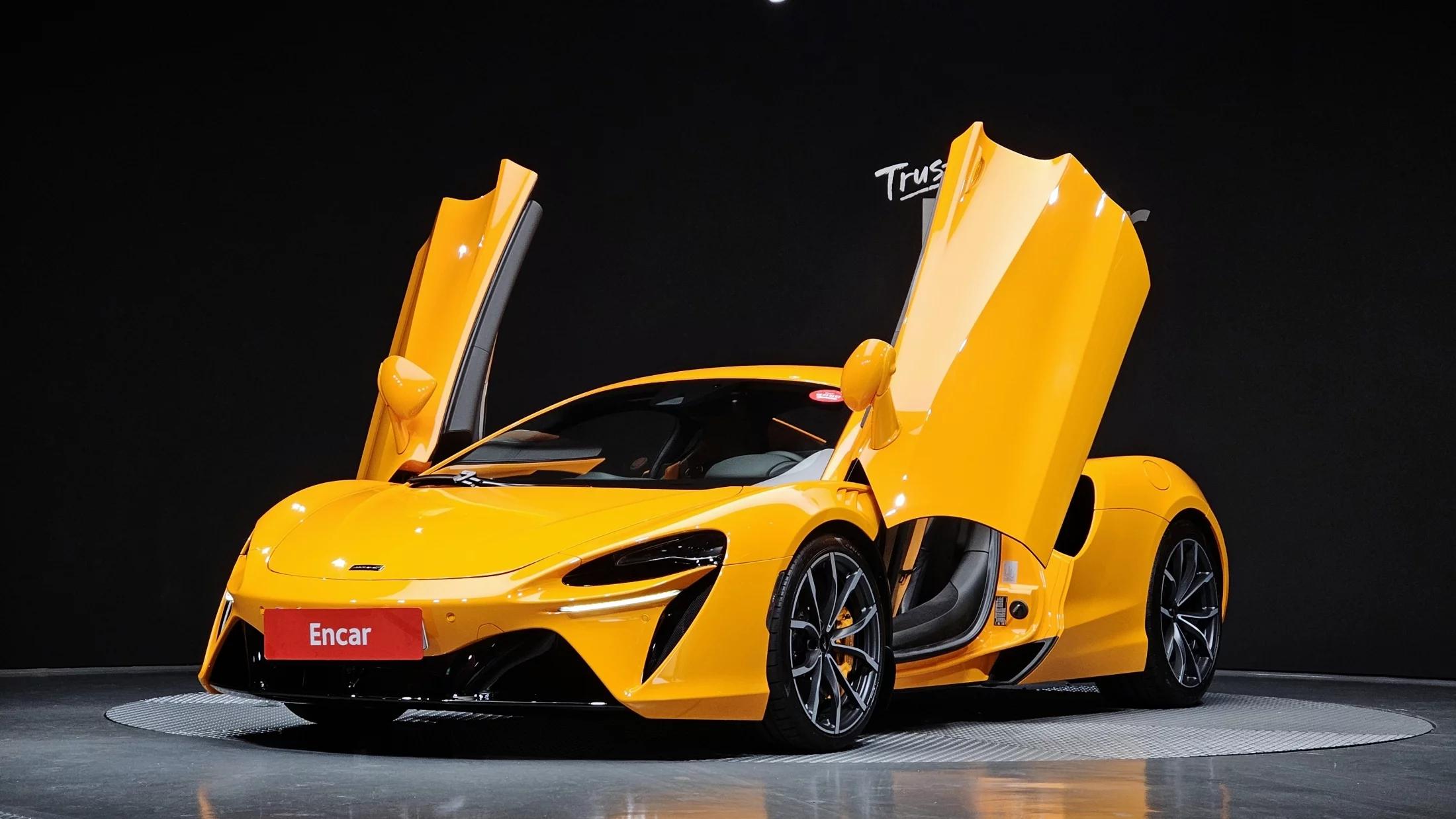 Mclaren Artura 3.0 Coupe, гибрид, 2023 г. 3497 км.