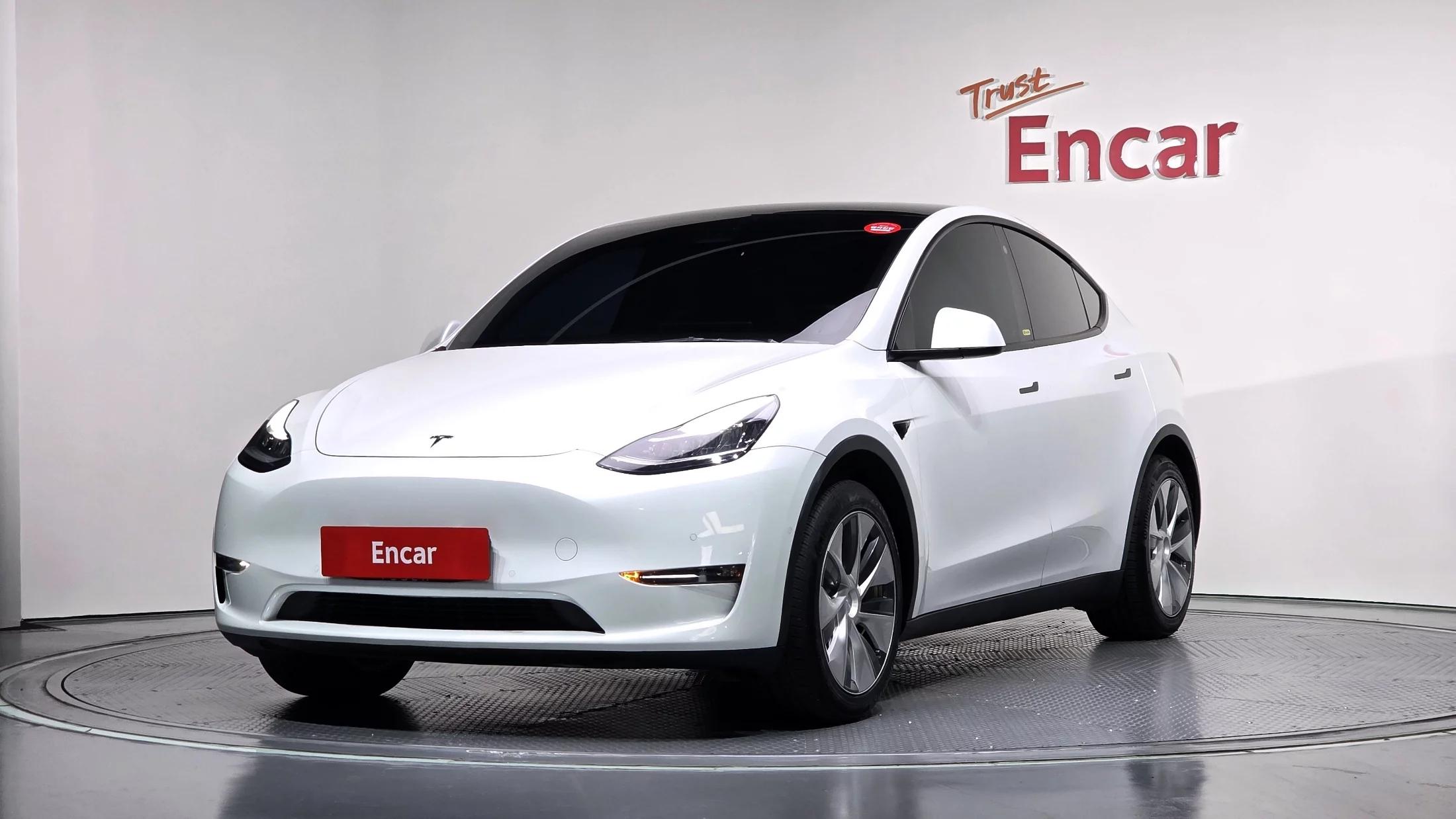 Tesla Model Y Standard Range, электромобиль, 2021 г. 71416 км.