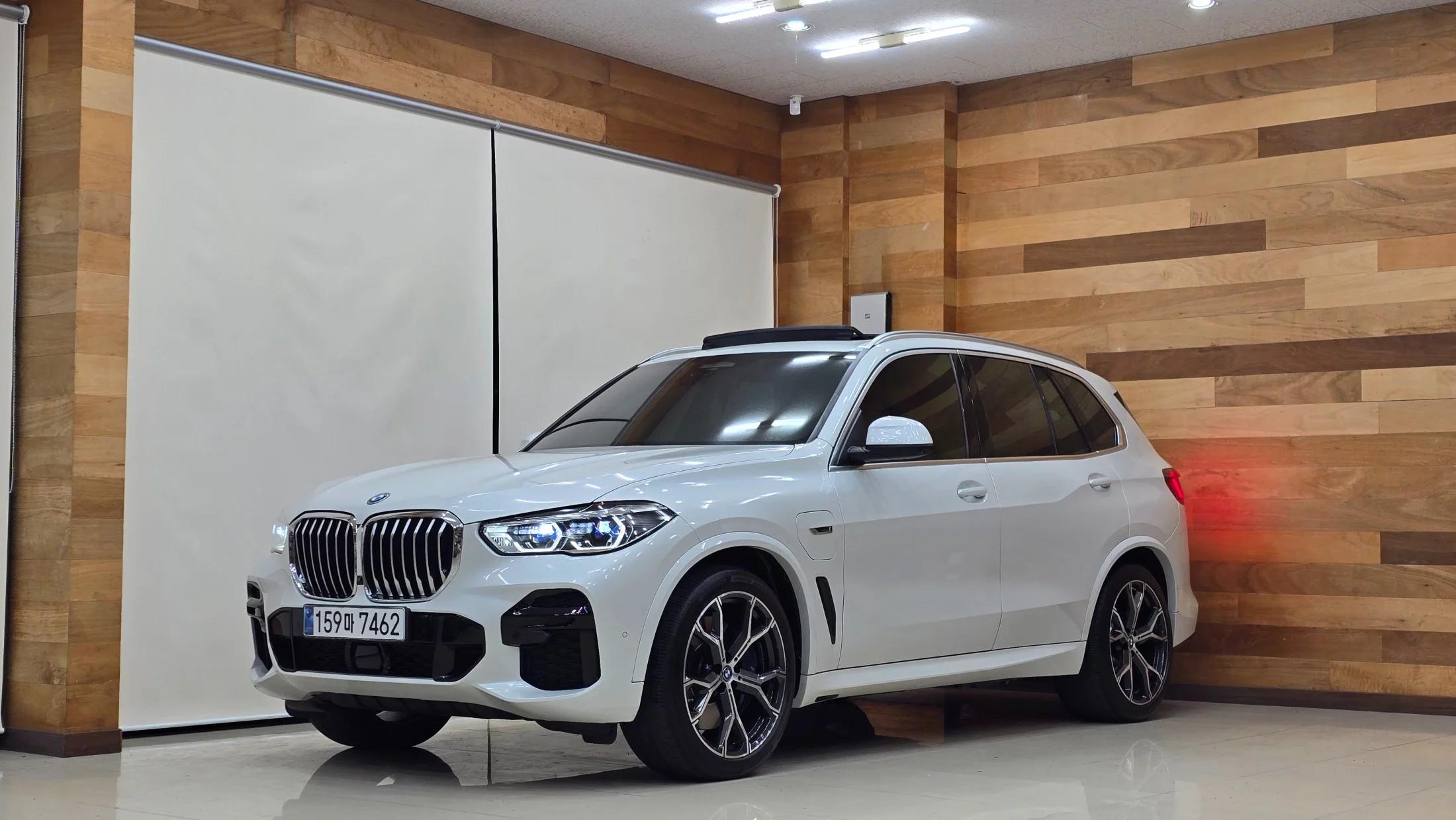 BMW X5 xDrive 45e M Sport, гибрид, 2022 г. 64453 км.
