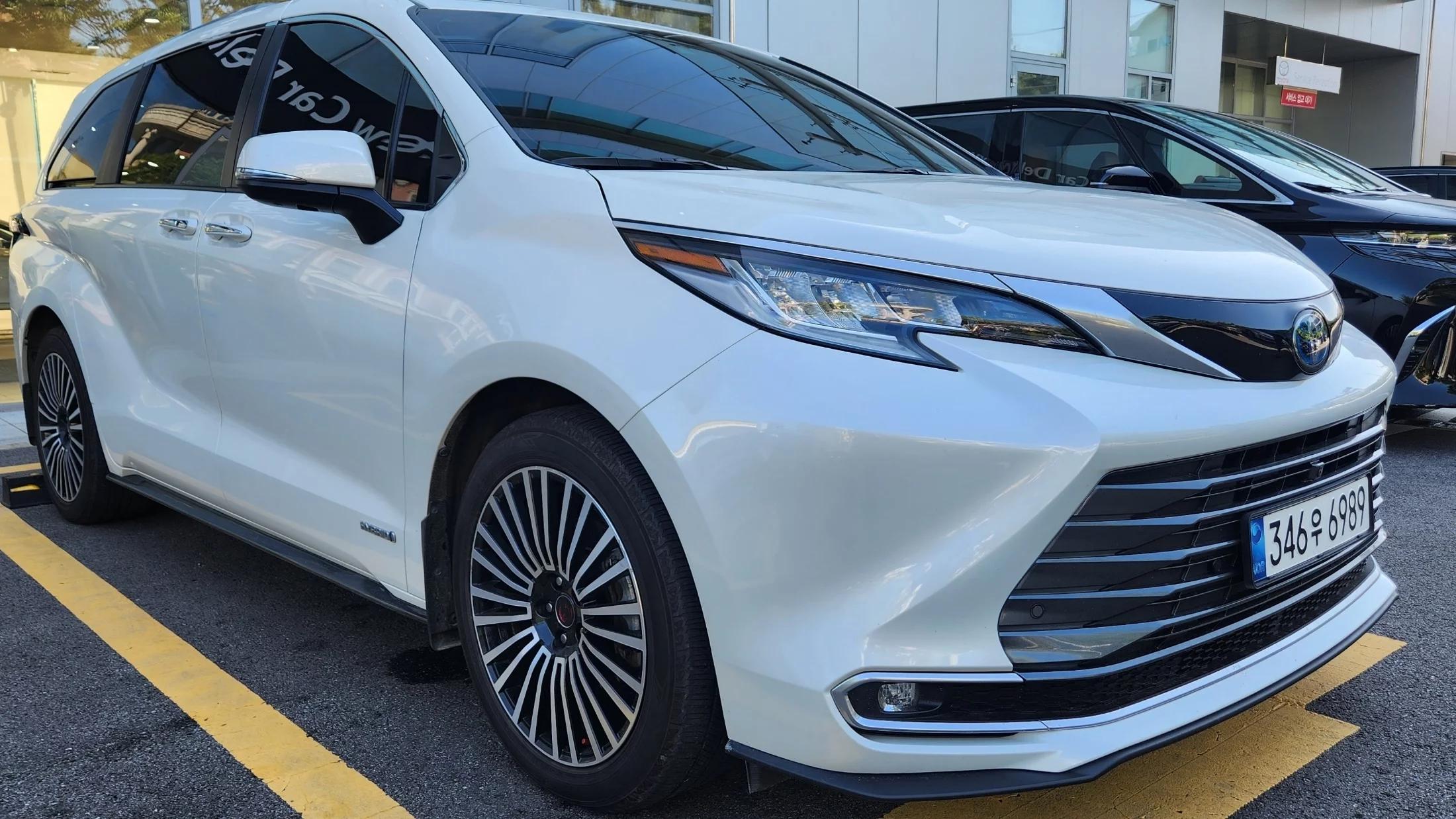 Toyota SIENNA 2.5 Hybrid 2WD, гибрид, 2021 г. 141038 км.