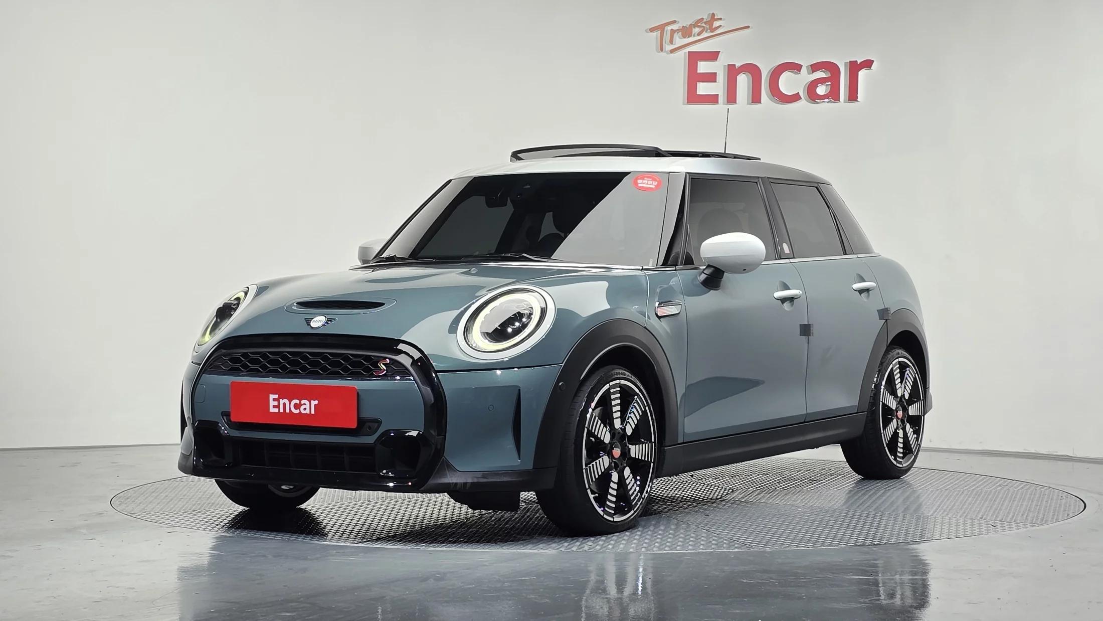 MINI Cooper 5Door Multitione Edition 3rd, 2023 г. 34763 км.