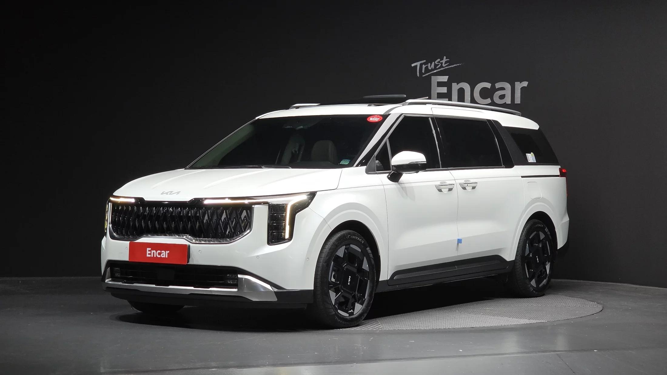 Kia Carnival HEV 9seater Signature, гибрид, 2024 г. 37606 км.